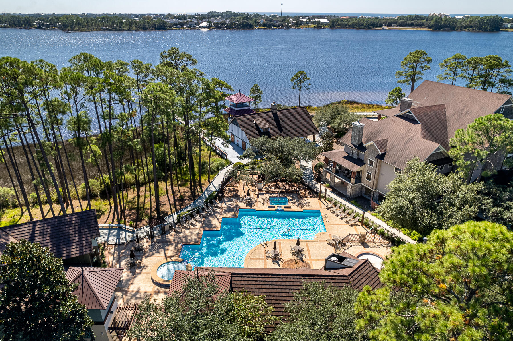 1240 W Lakewalk Circle
