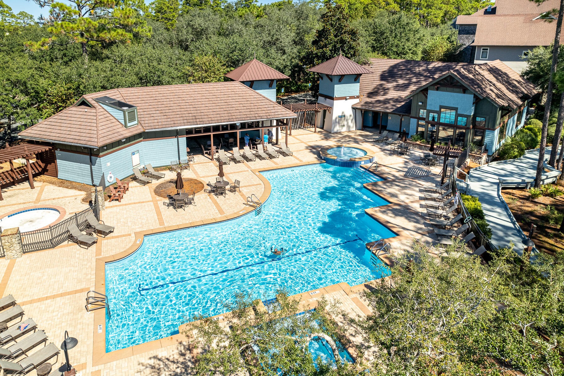 1240 W Lakewalk Circle