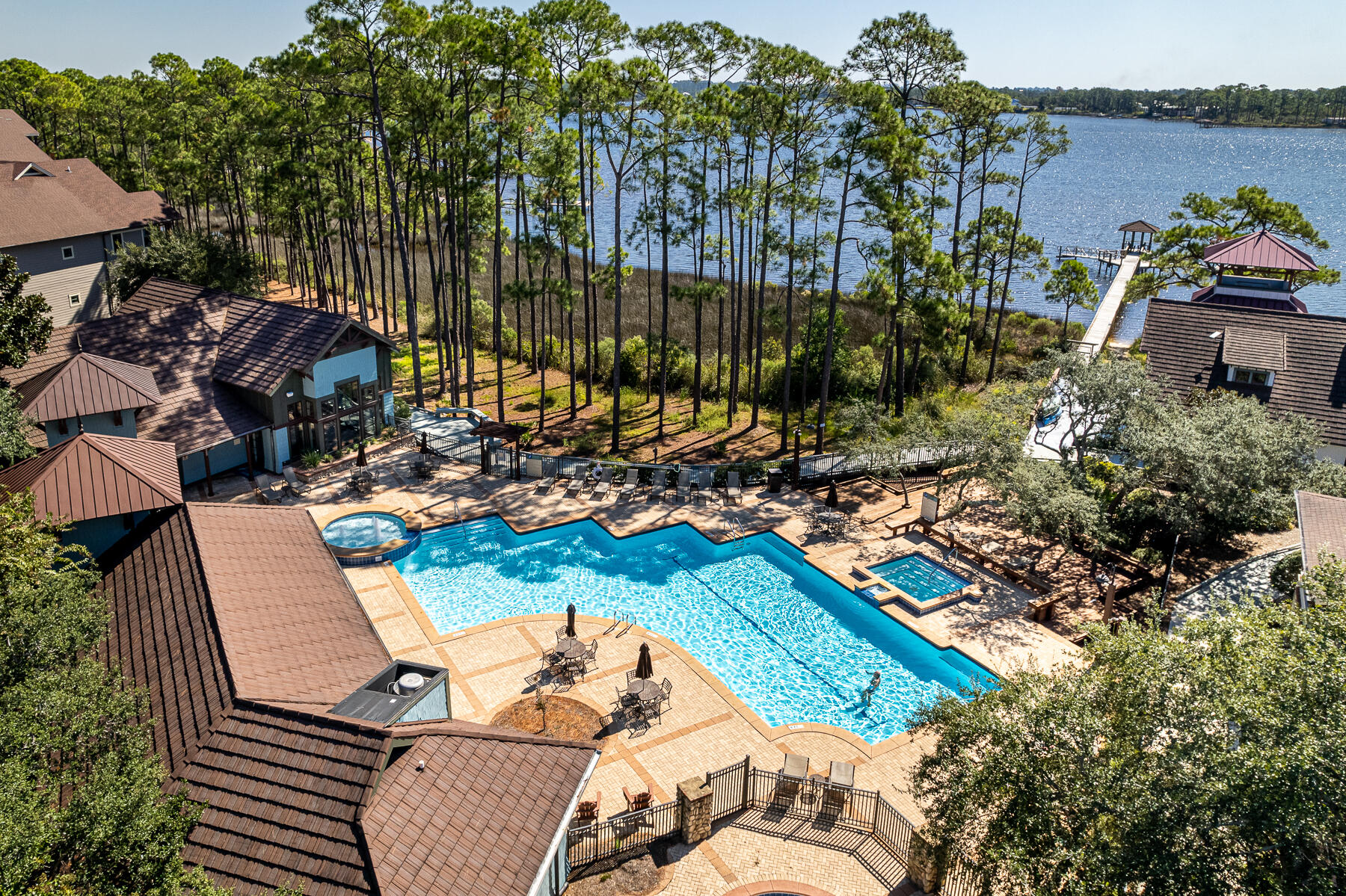 1240 W Lakewalk Circle