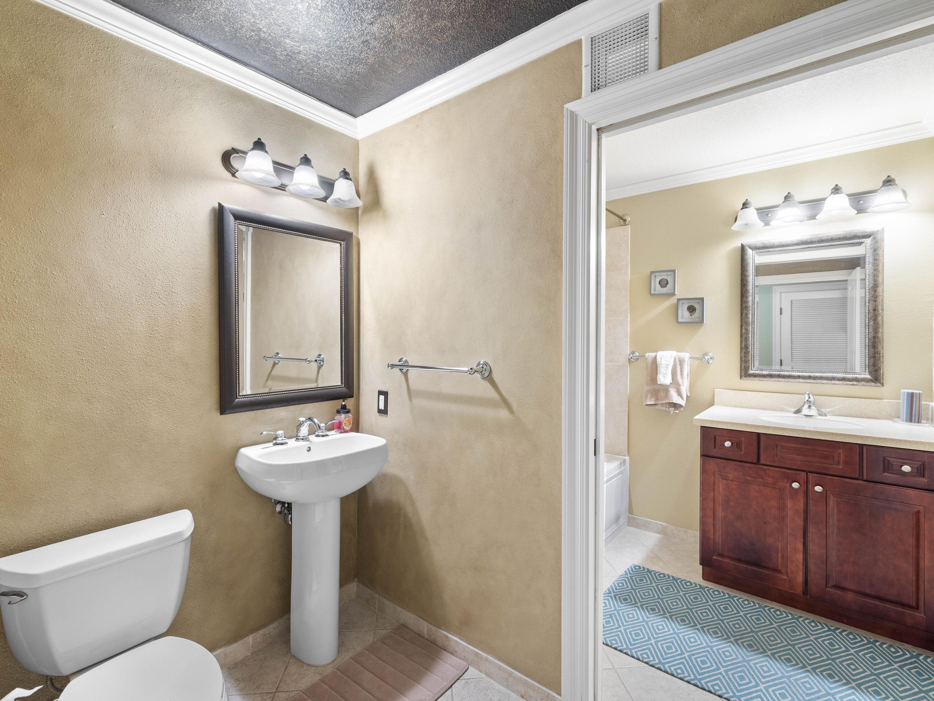 770 Harbor Boulevard, 1C