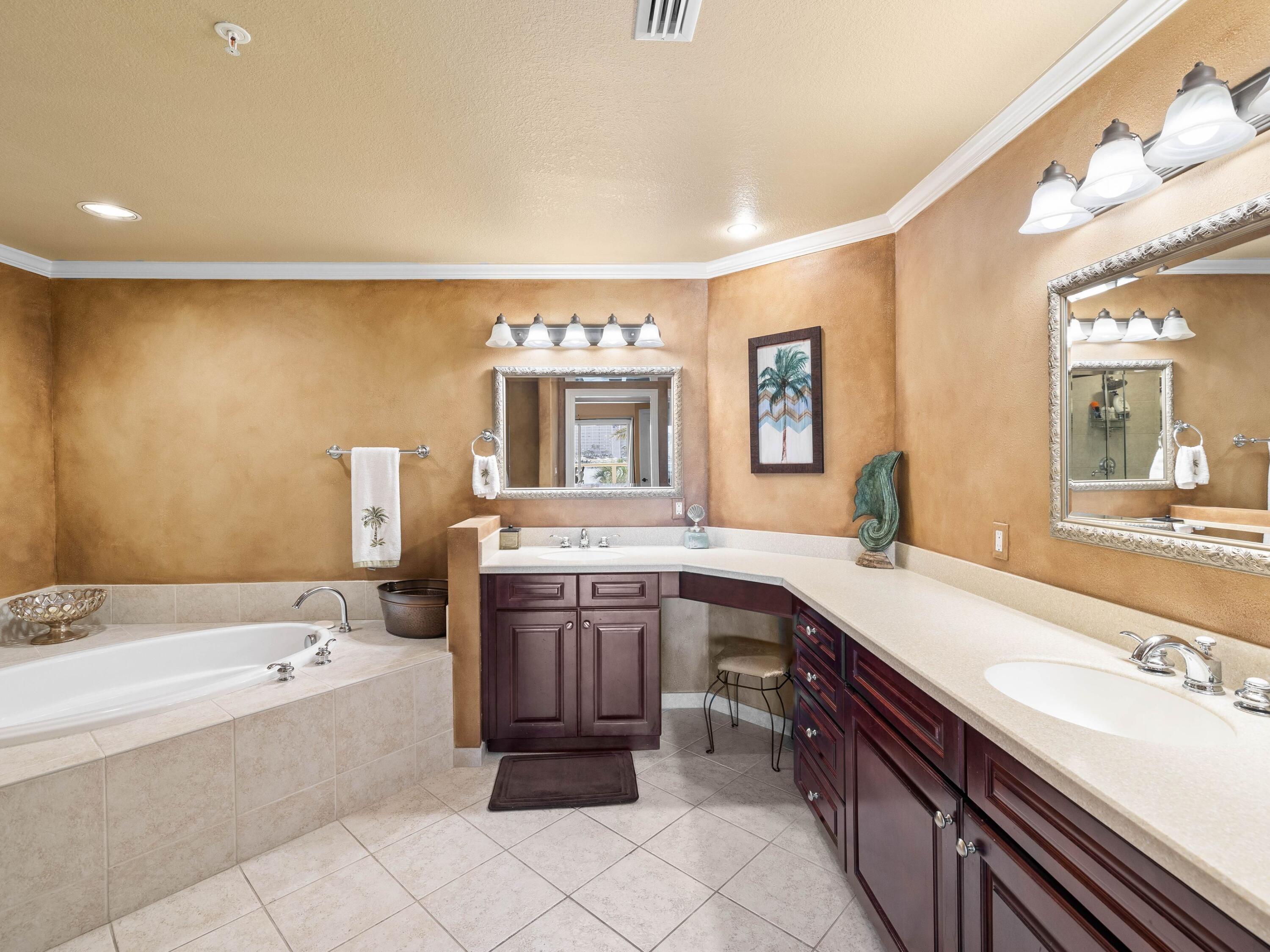 770 Harbor Boulevard, 1C
