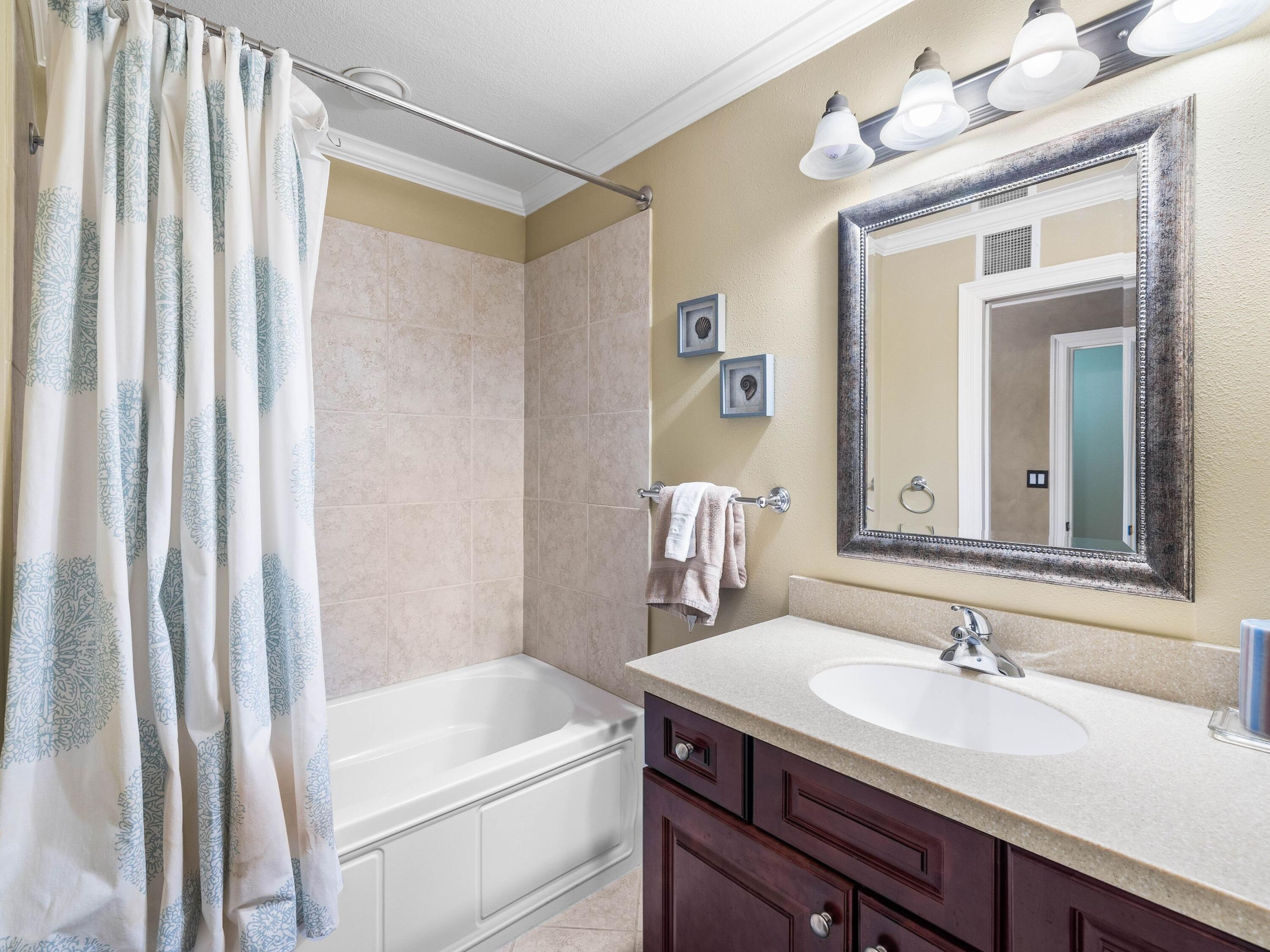 770 Harbor Boulevard, 1C
