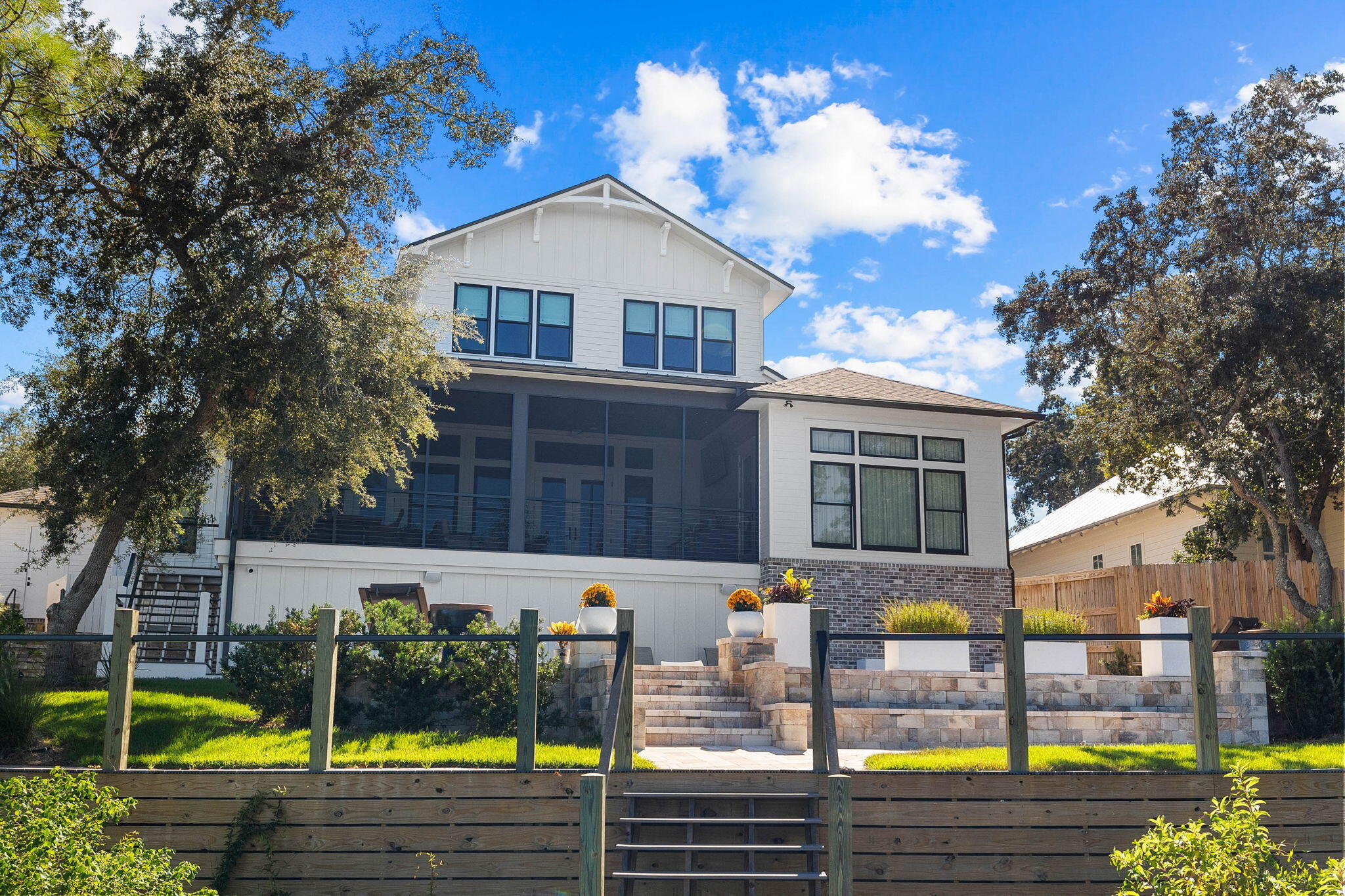 1504 Los Ninos Circle