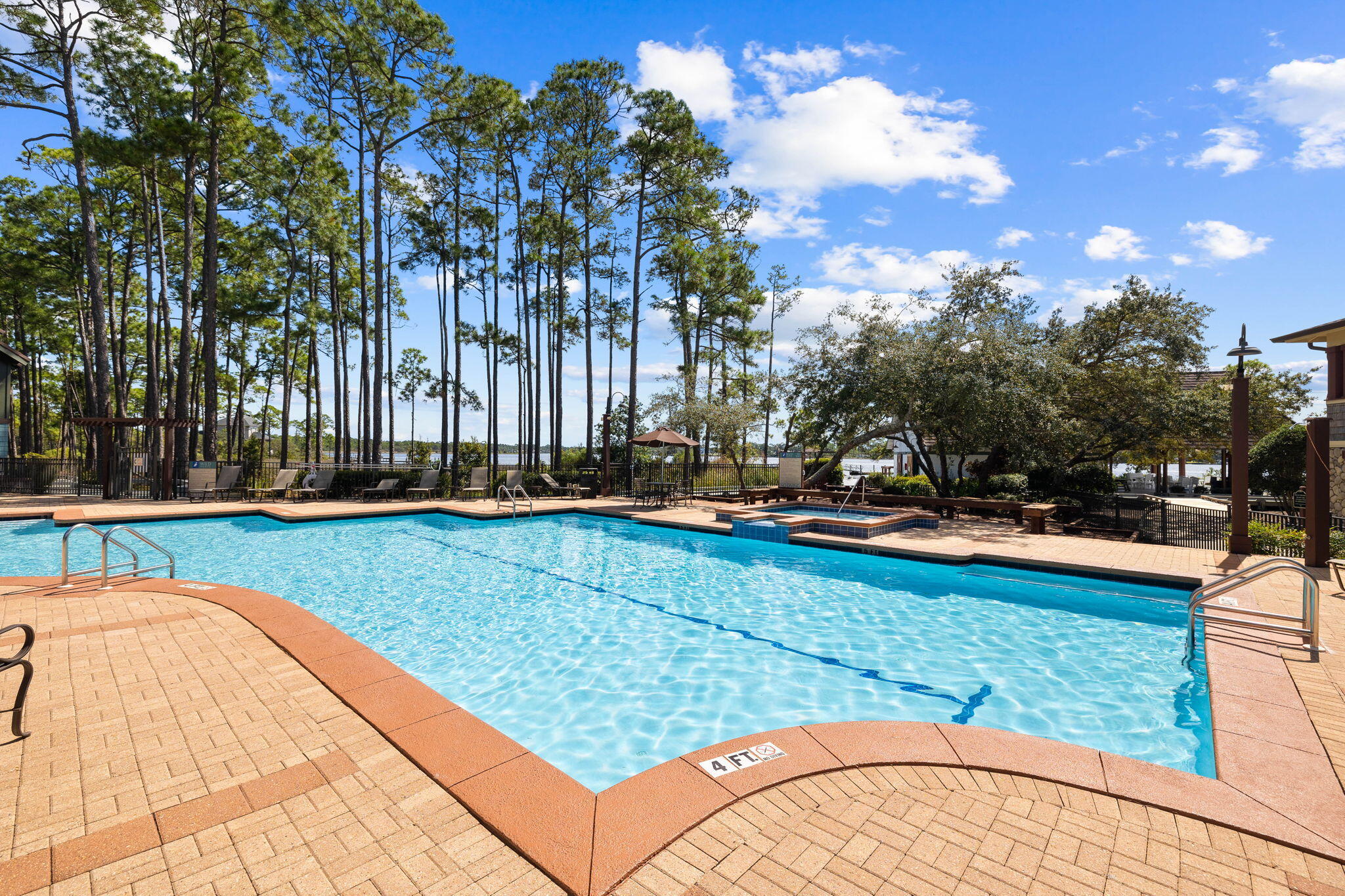 1504 Los Ninos Circle
