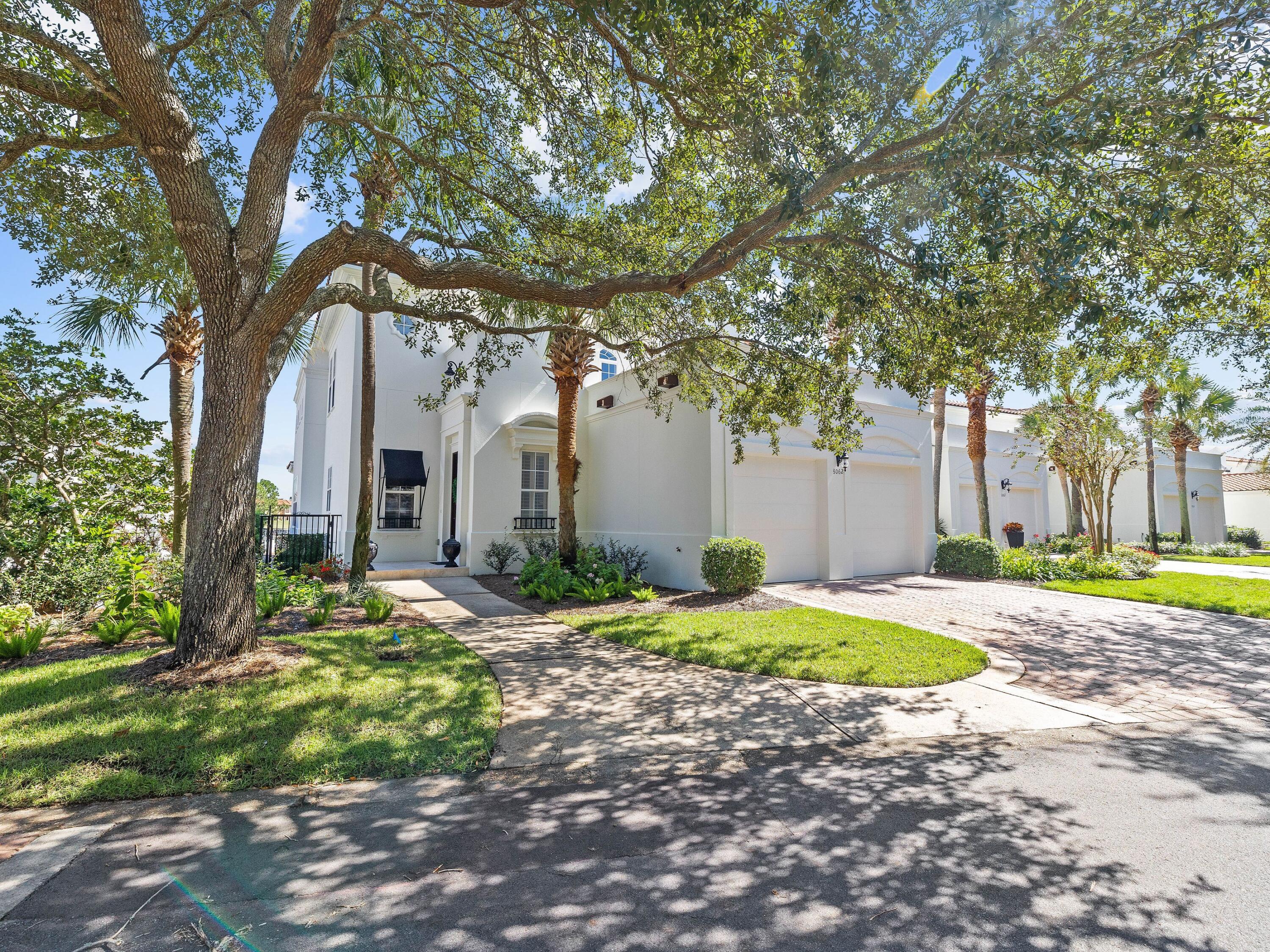 8062 Fountains Lane