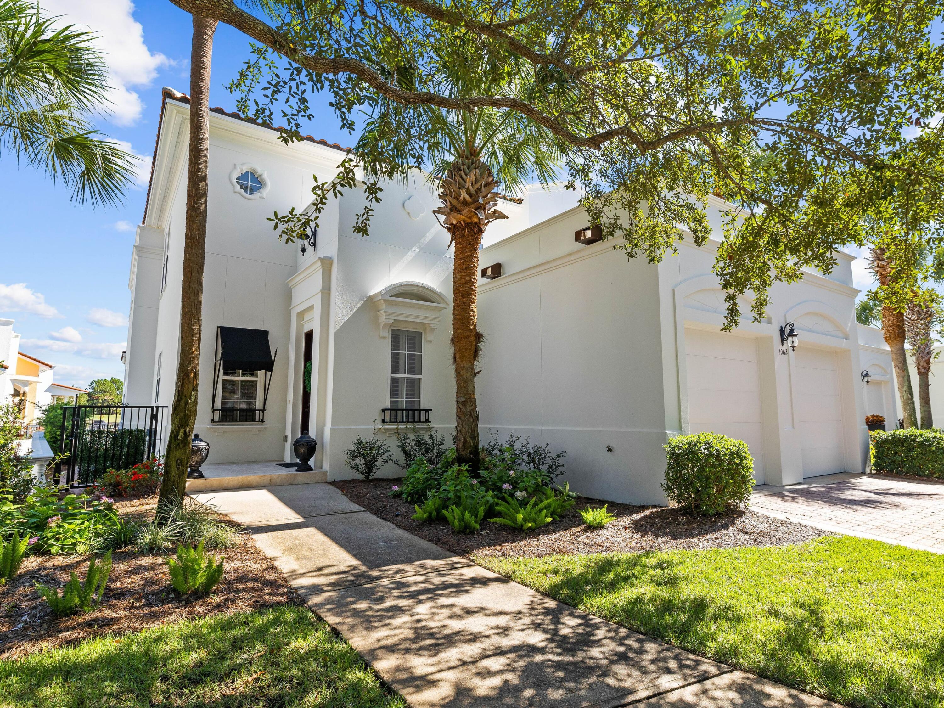 8062 Fountains Lane