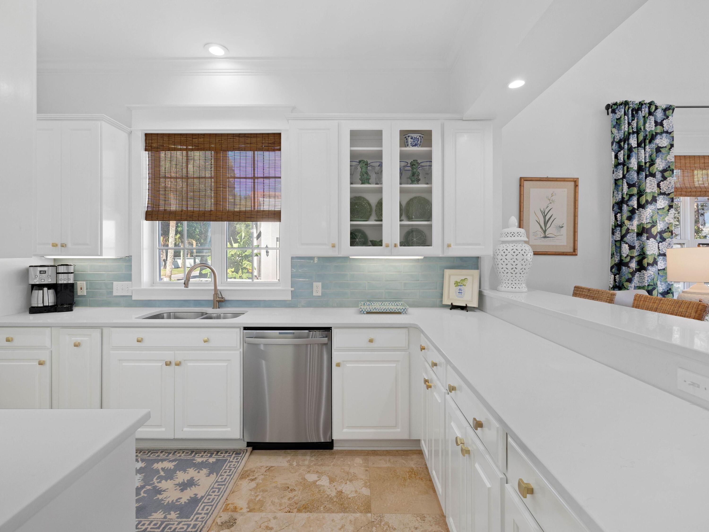8062 Fountains Lane