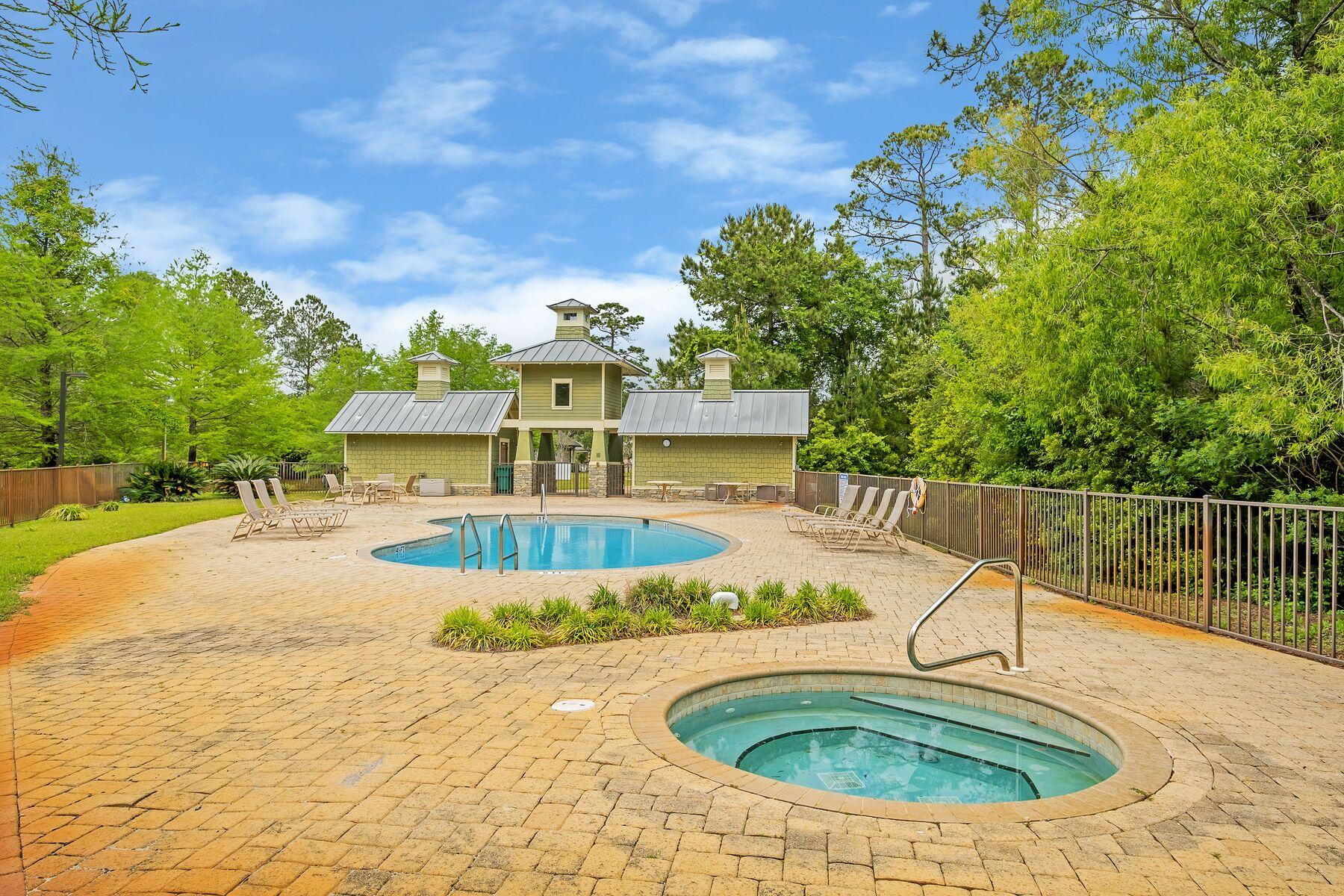 86 Oaktree Boulevard