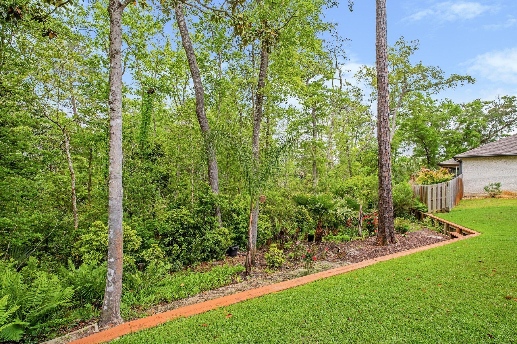 86 Oaktree Boulevard
