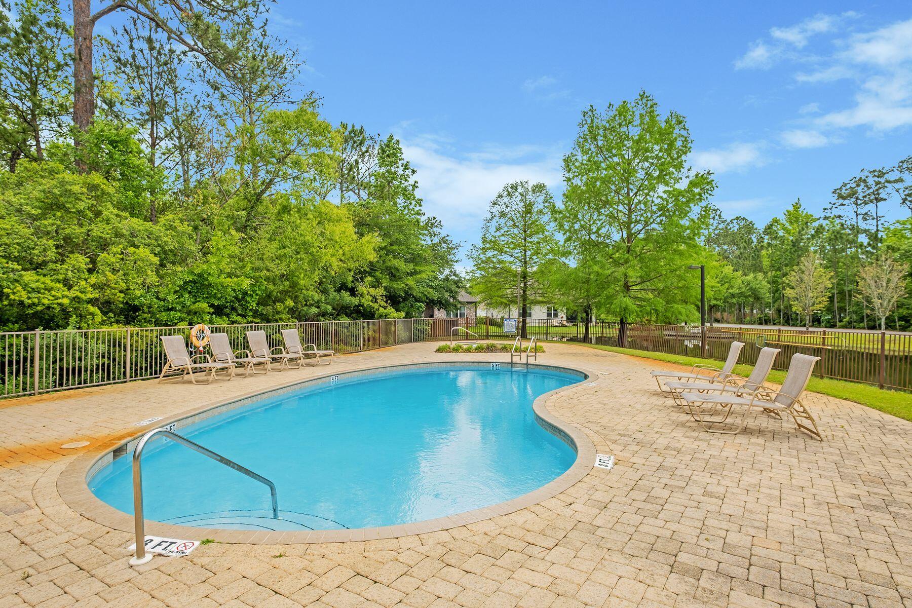 86 Oaktree Boulevard