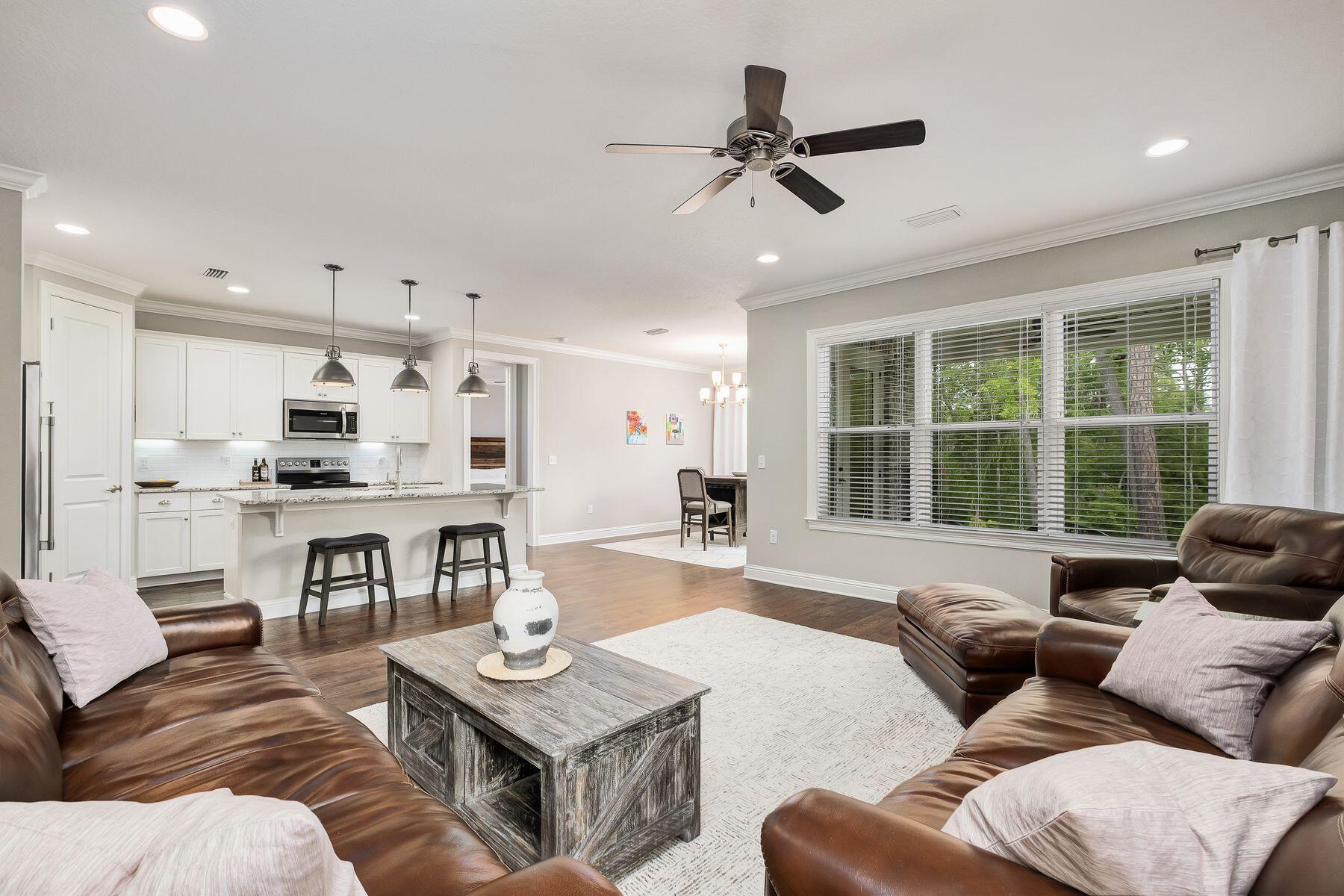 86 Oaktree Boulevard