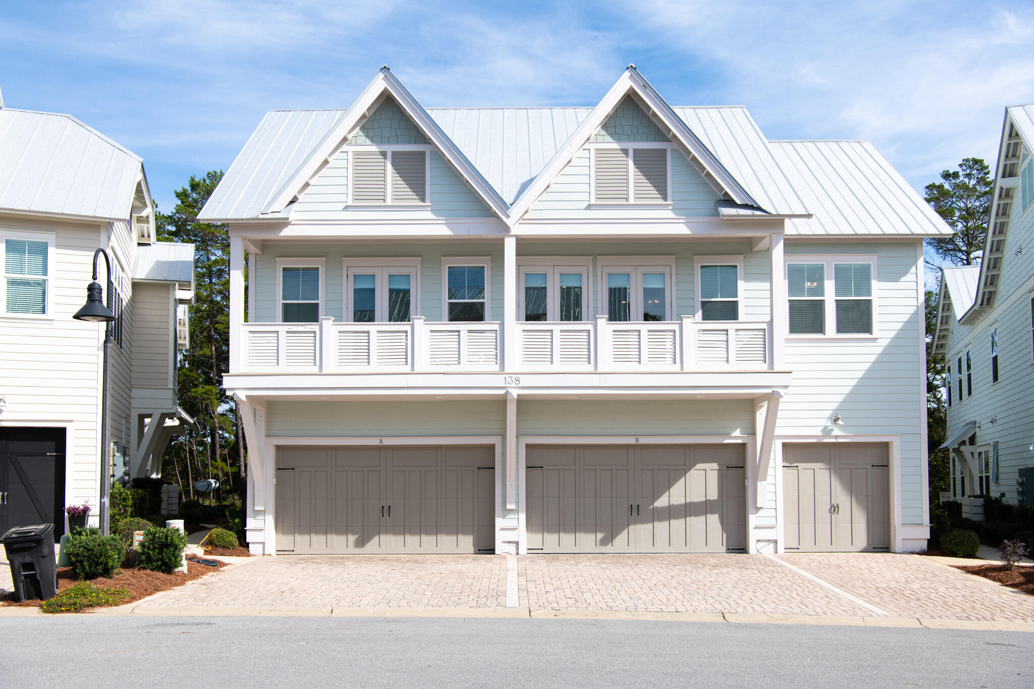 138 E Pine Lands, C