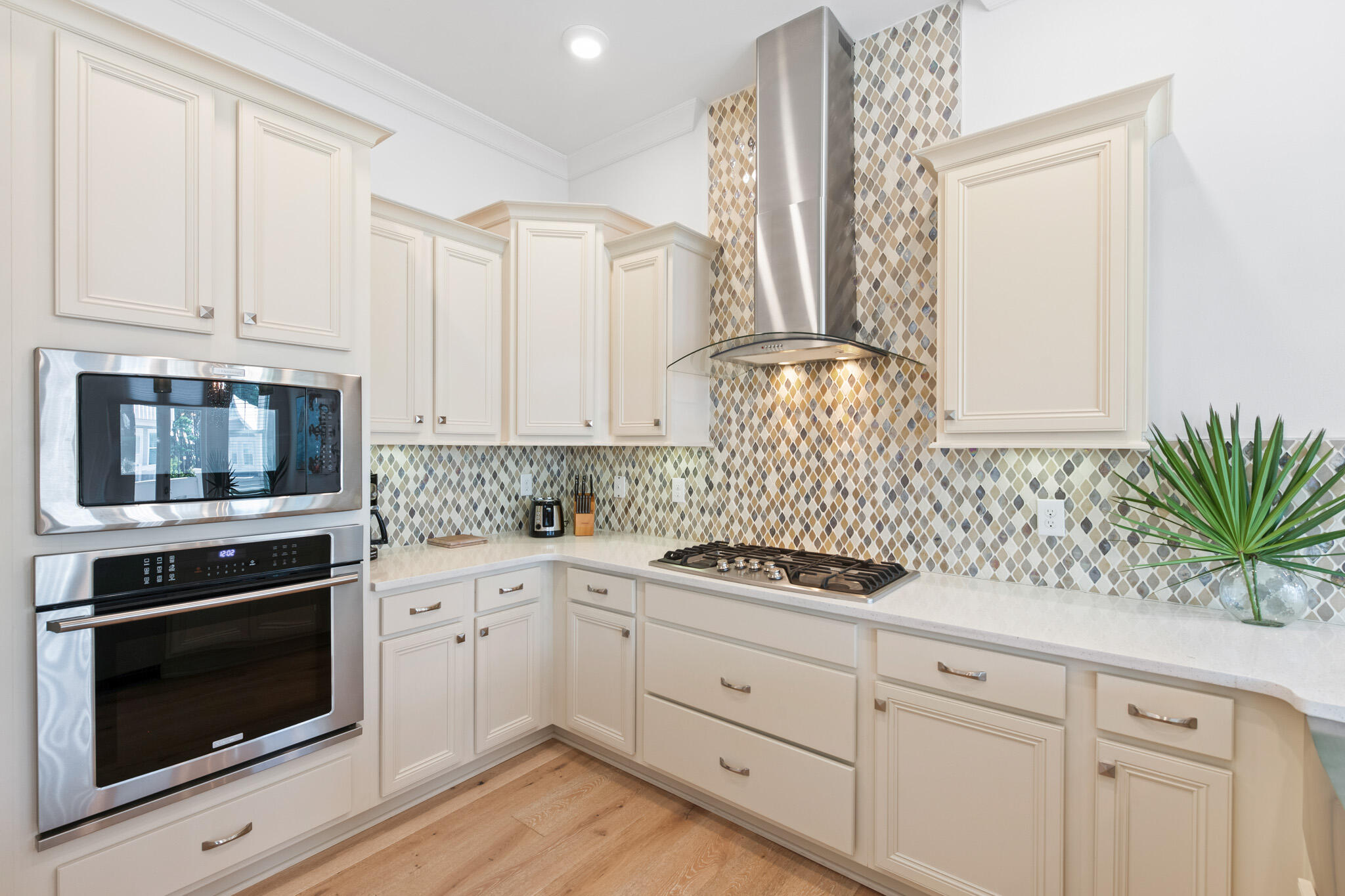 138 E Pine Lands, C