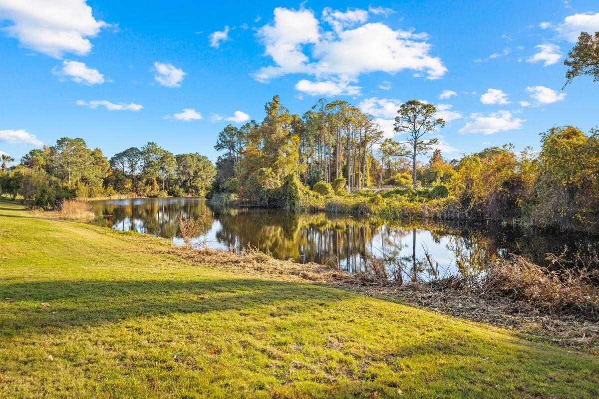415 Twin Lakes Lane
