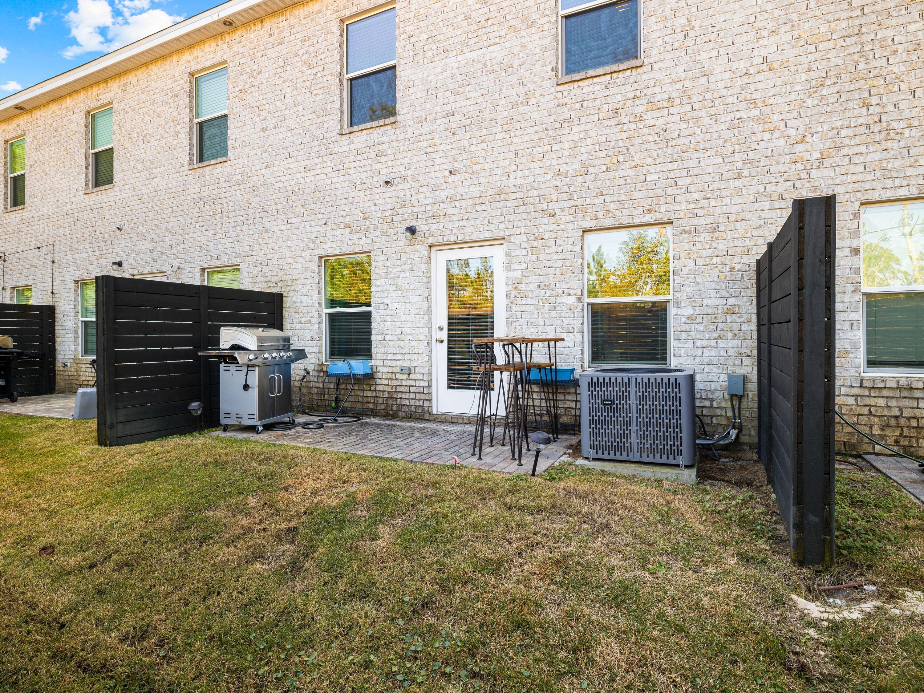 1821 Stable Lane