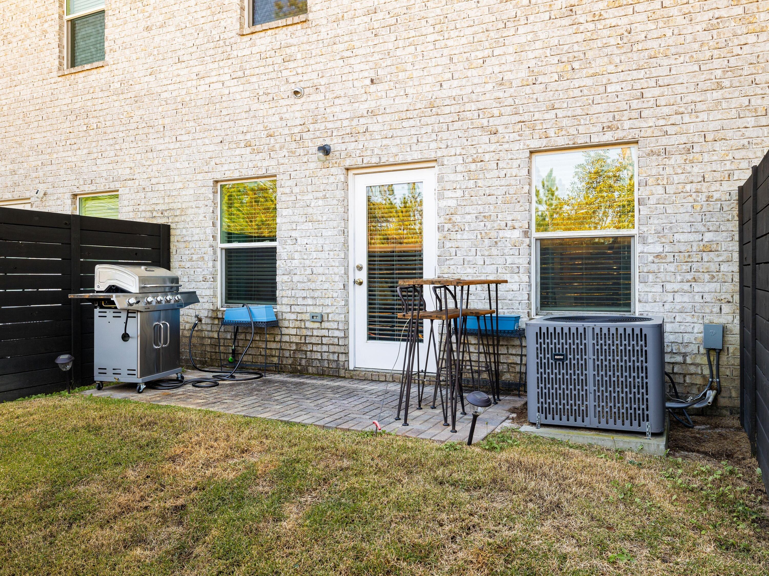 1821 Stable Lane