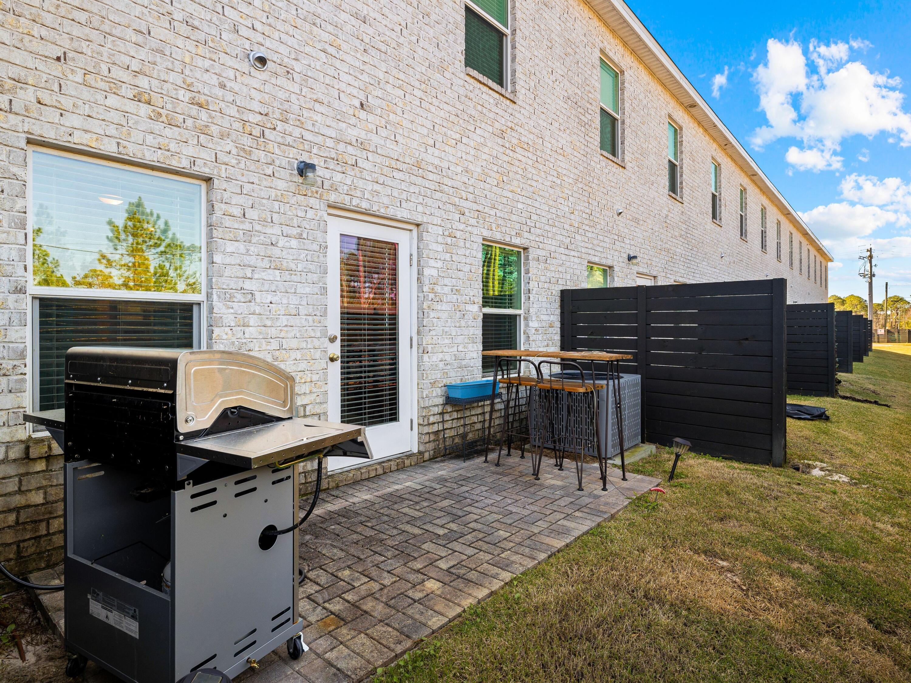 1821 Stable Lane