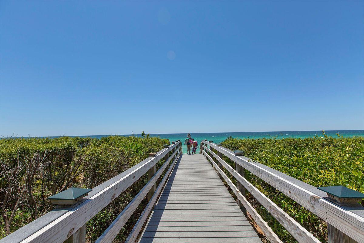 93 W Blue Crab Loop