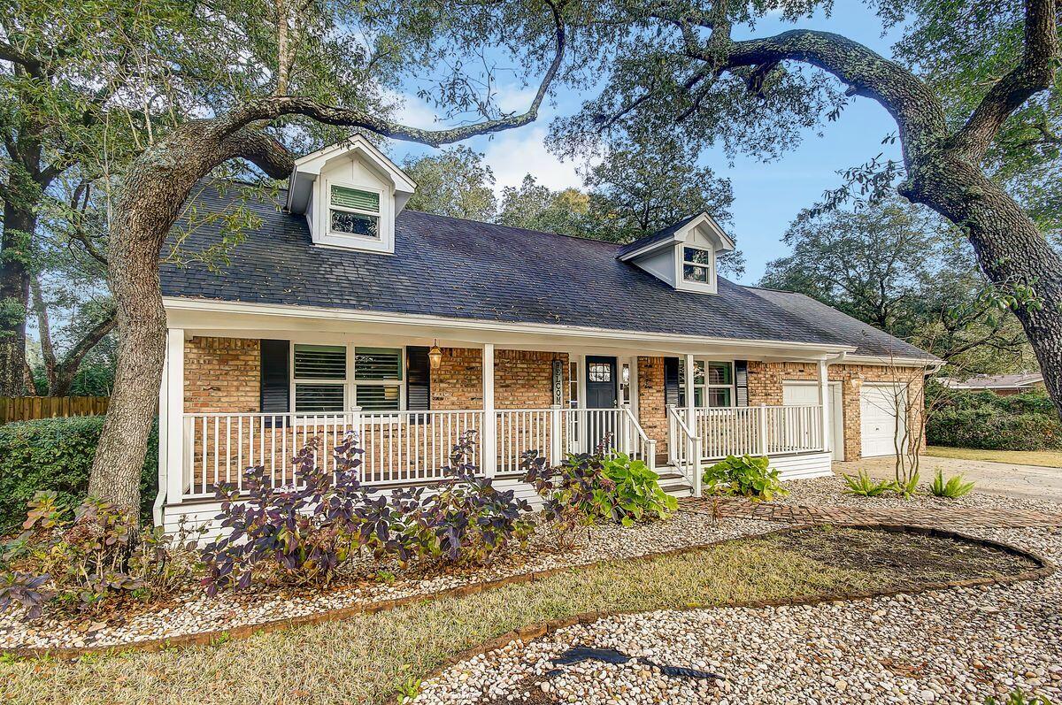 15 NE Wedgewood Lane