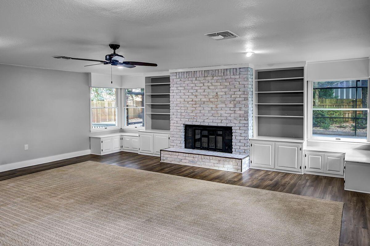15 NE Wedgewood Lane