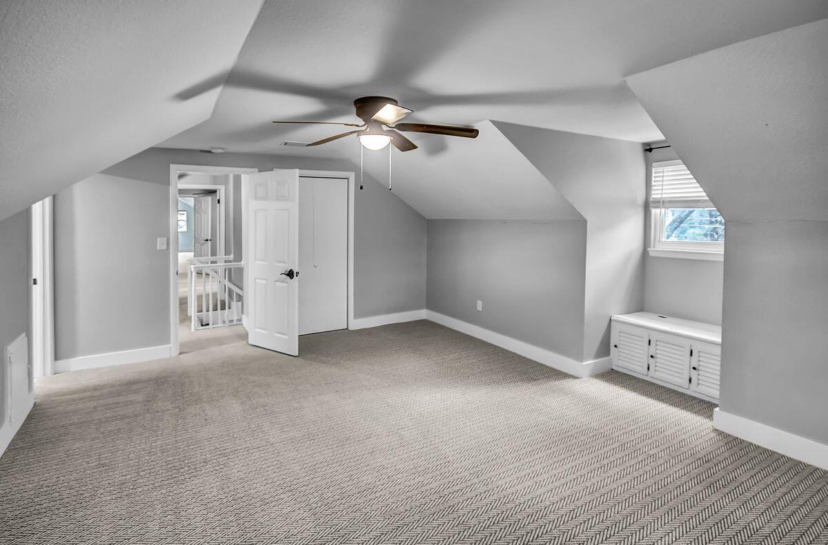 15 NE Wedgewood Lane