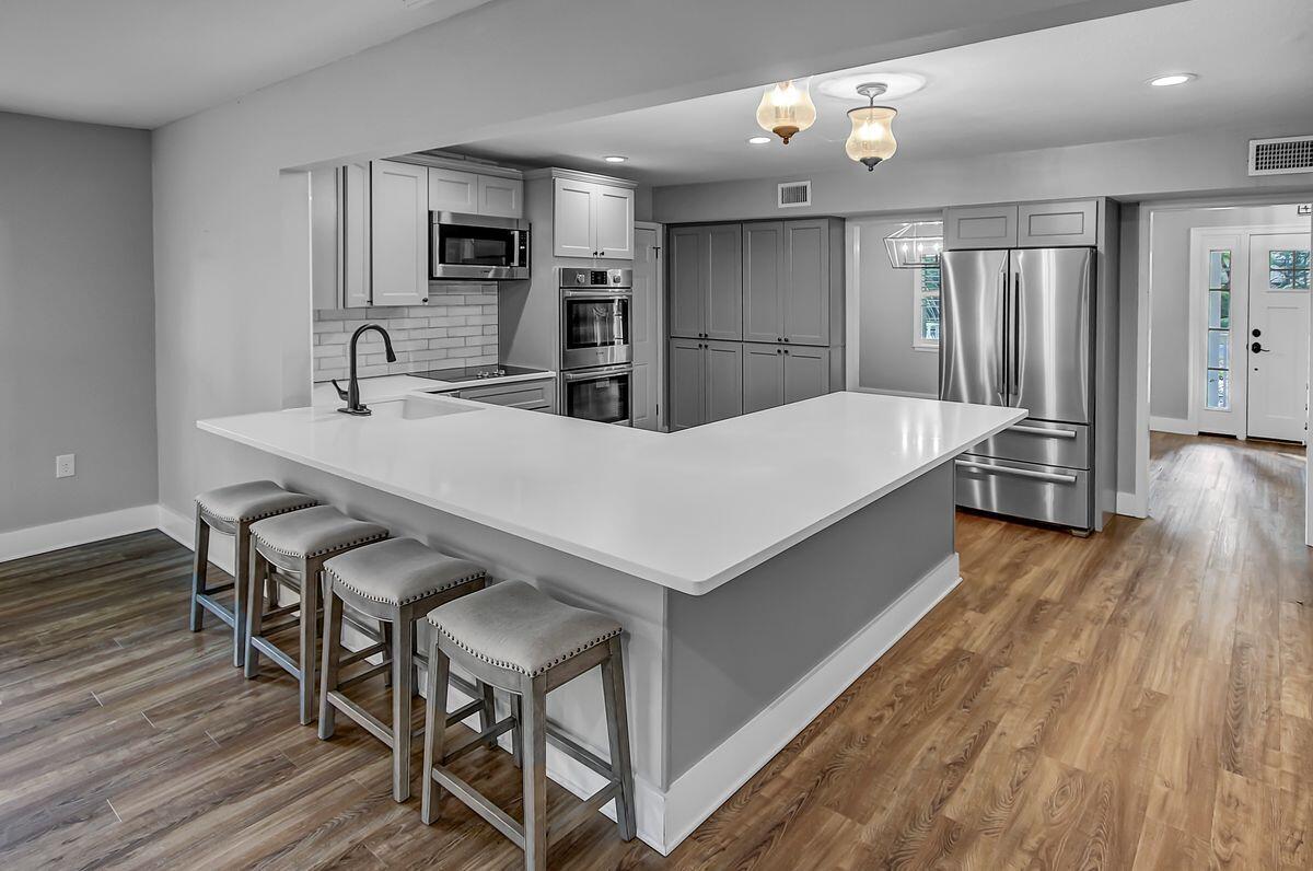 15 NE Wedgewood Lane