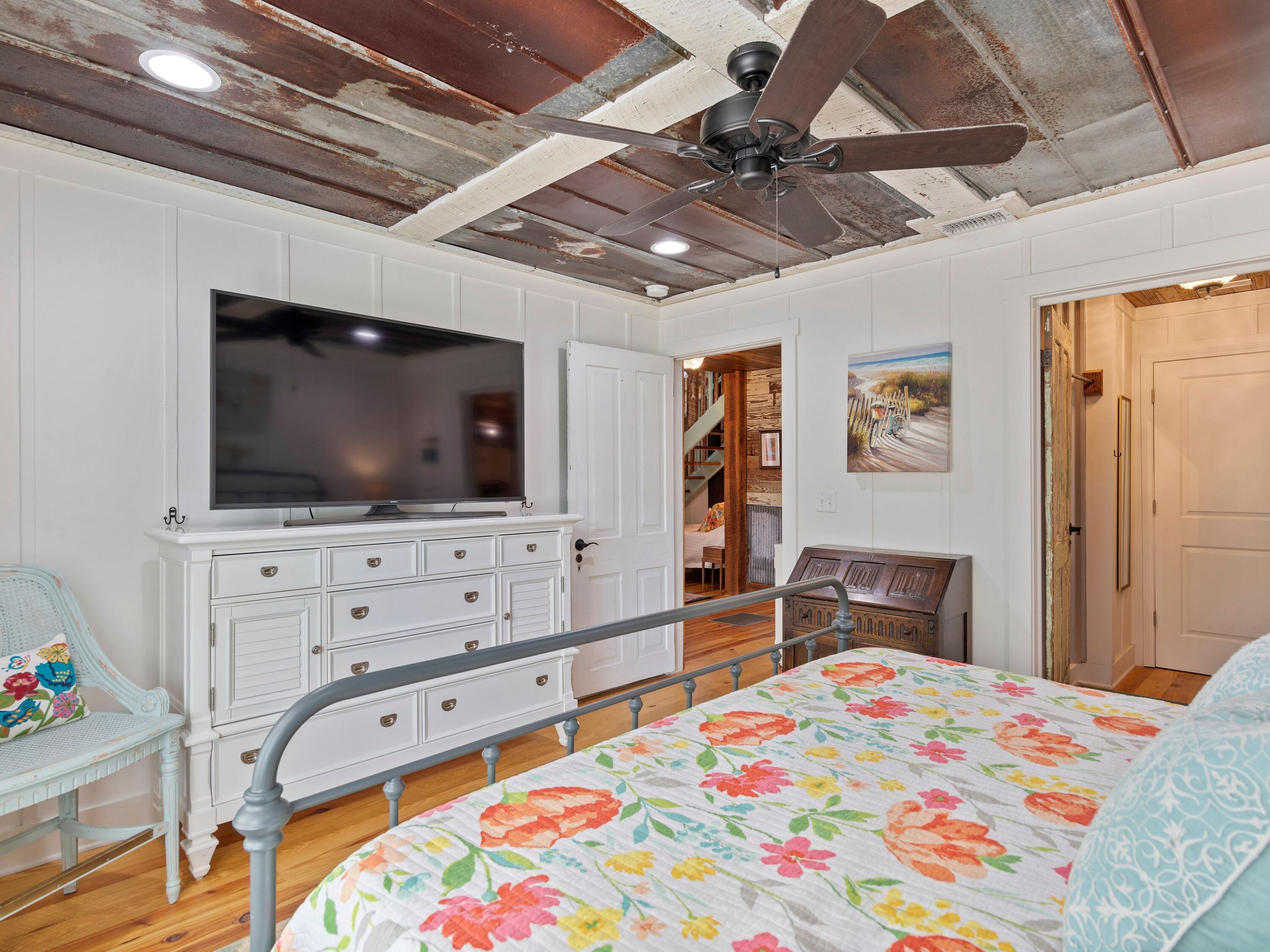 81 W Nursery Road