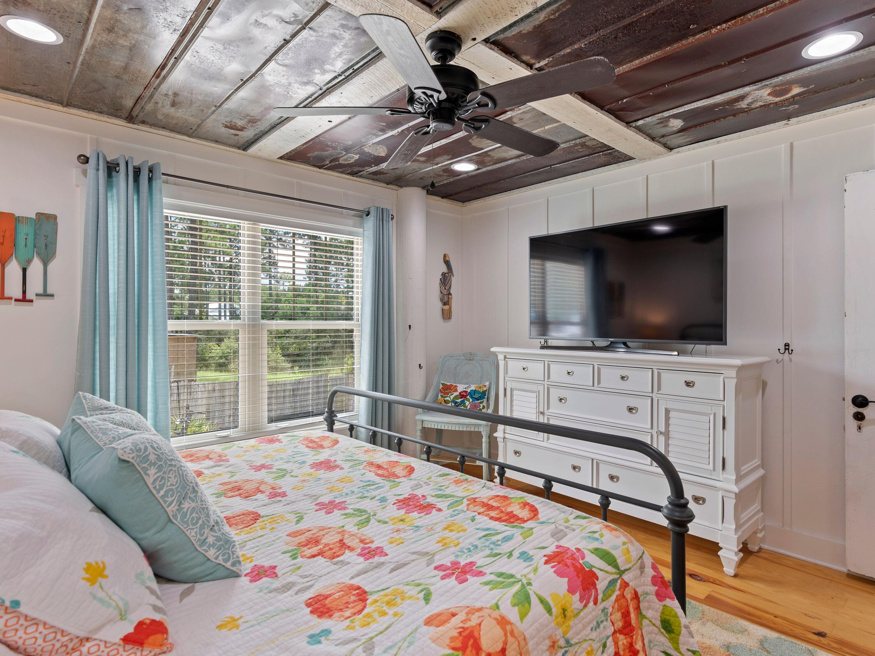 81 W Nursery Road