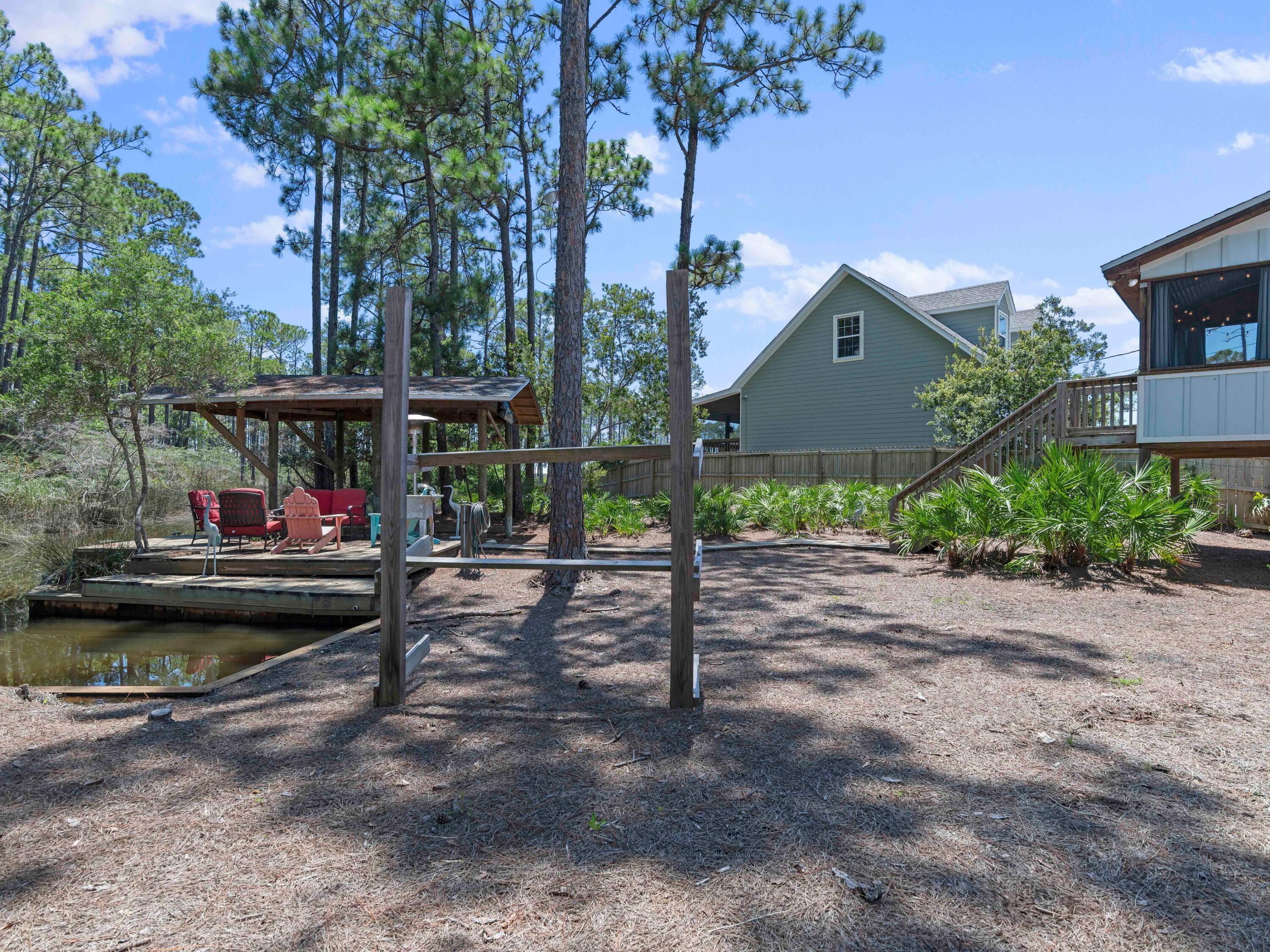 81 W Nursery Road