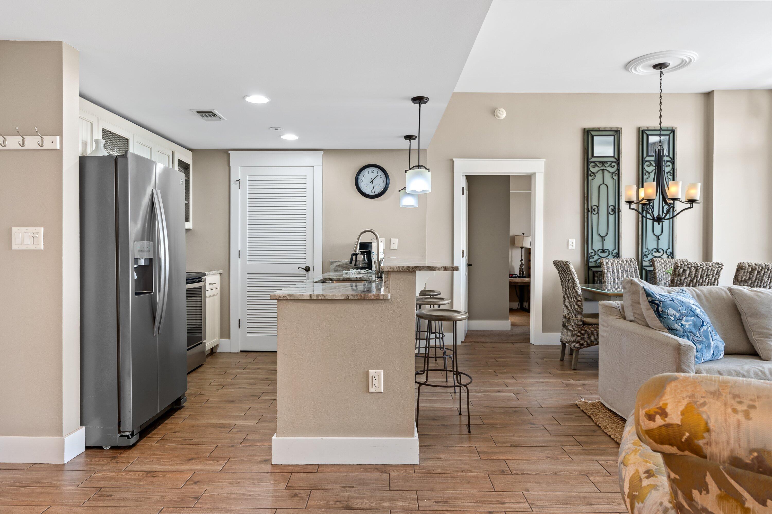 9100 Baytowne Wharf Boulevard, 470/472