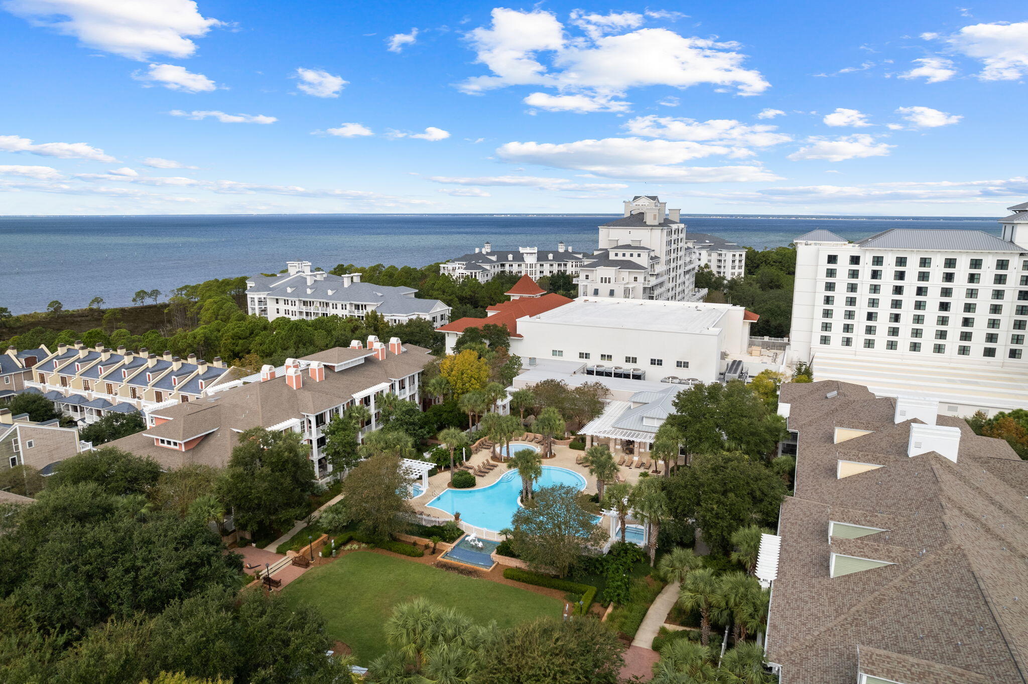 9100 Baytowne Wharf Boulevard, 470/472