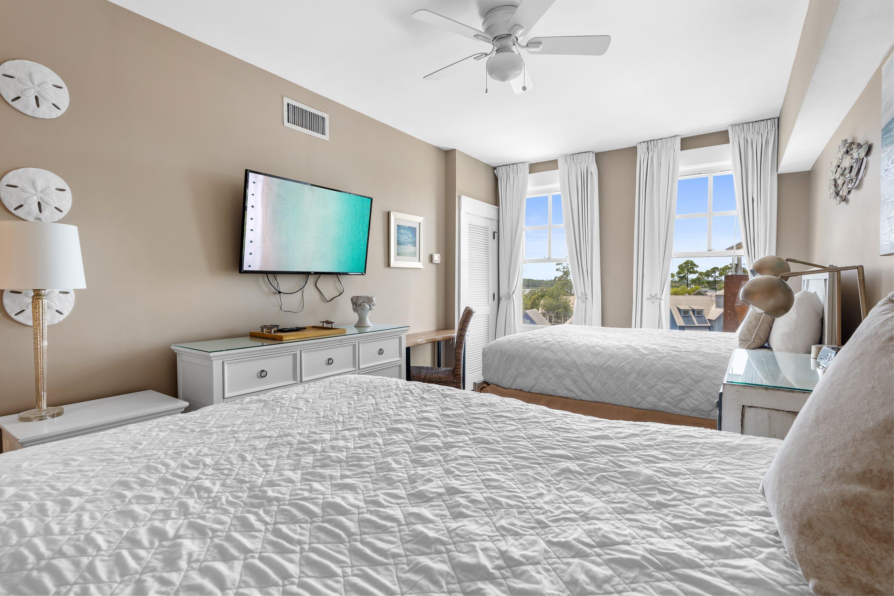 9100 Baytowne Wharf Boulevard, 470/472