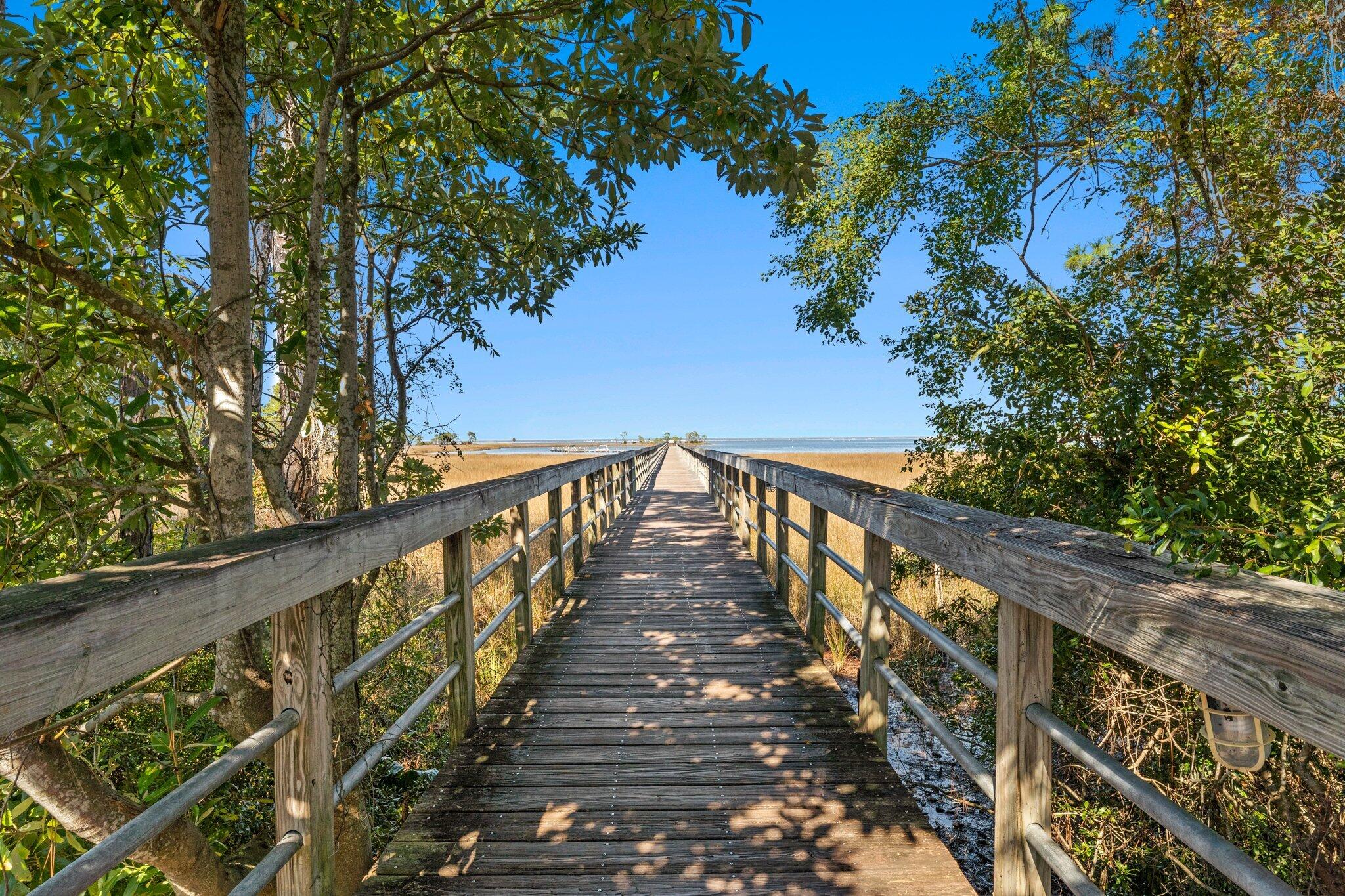 9100 Baytowne Wharf Boulevard, 470/472