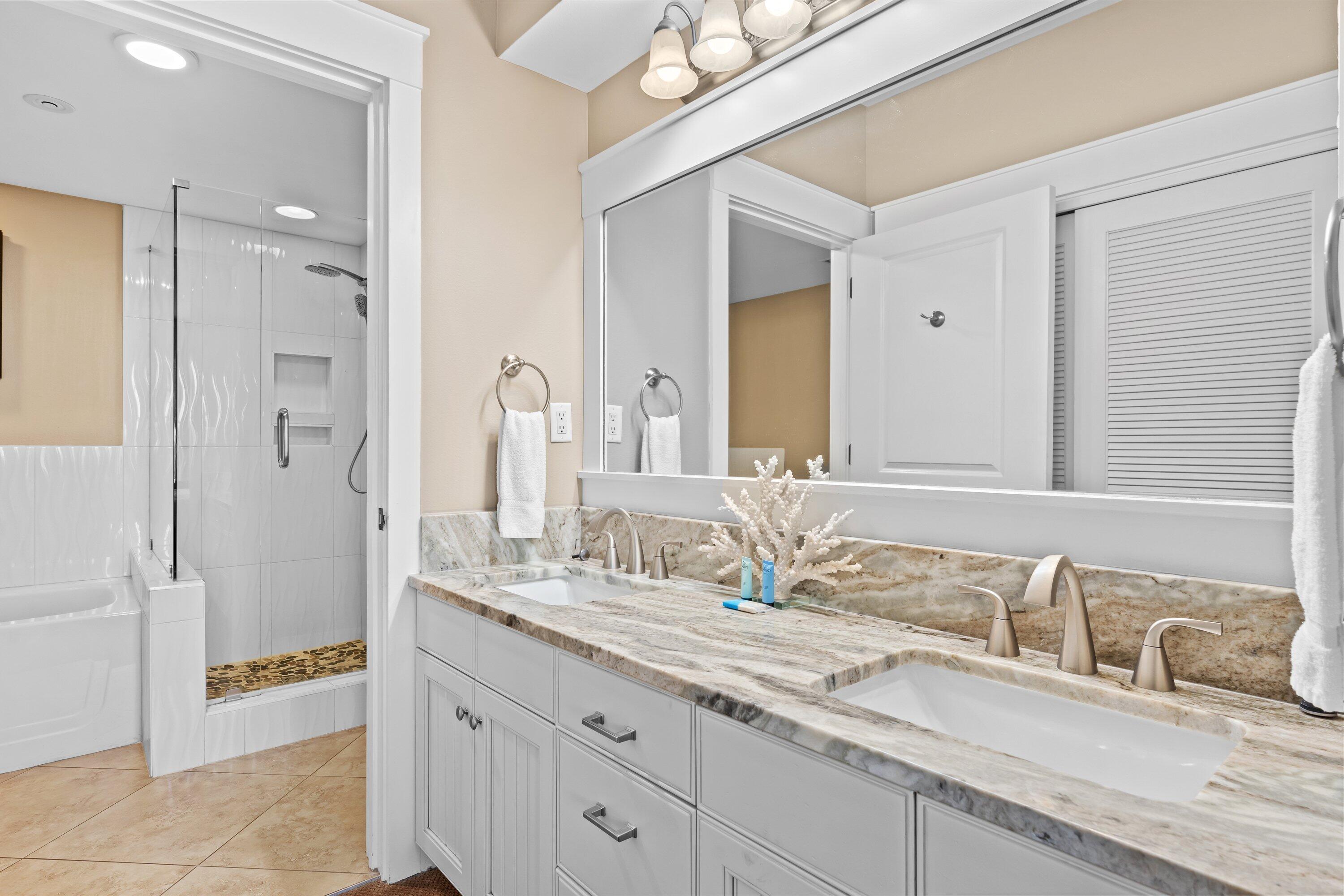 9100 Baytowne Wharf Boulevard, 470/472