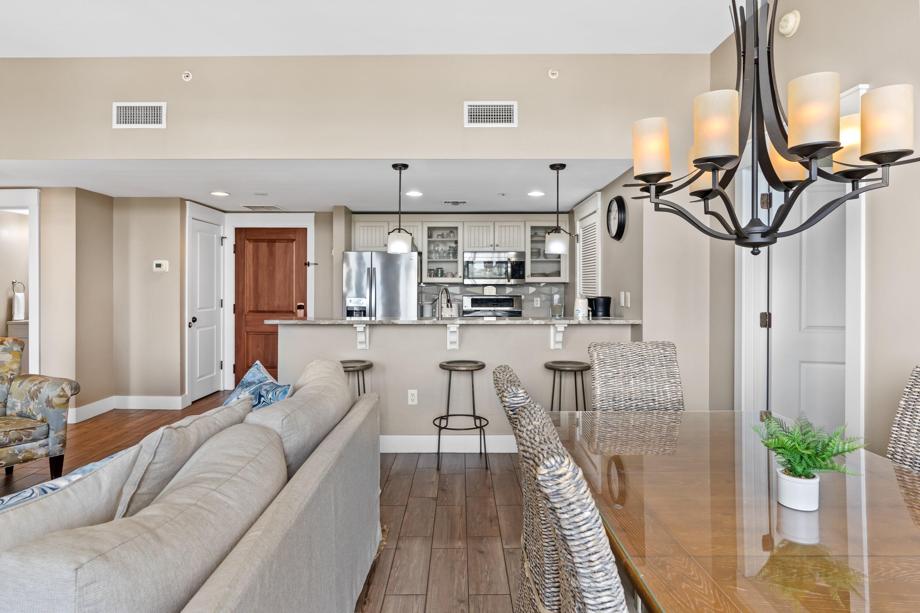 9100 Baytowne Wharf Boulevard, 470/472