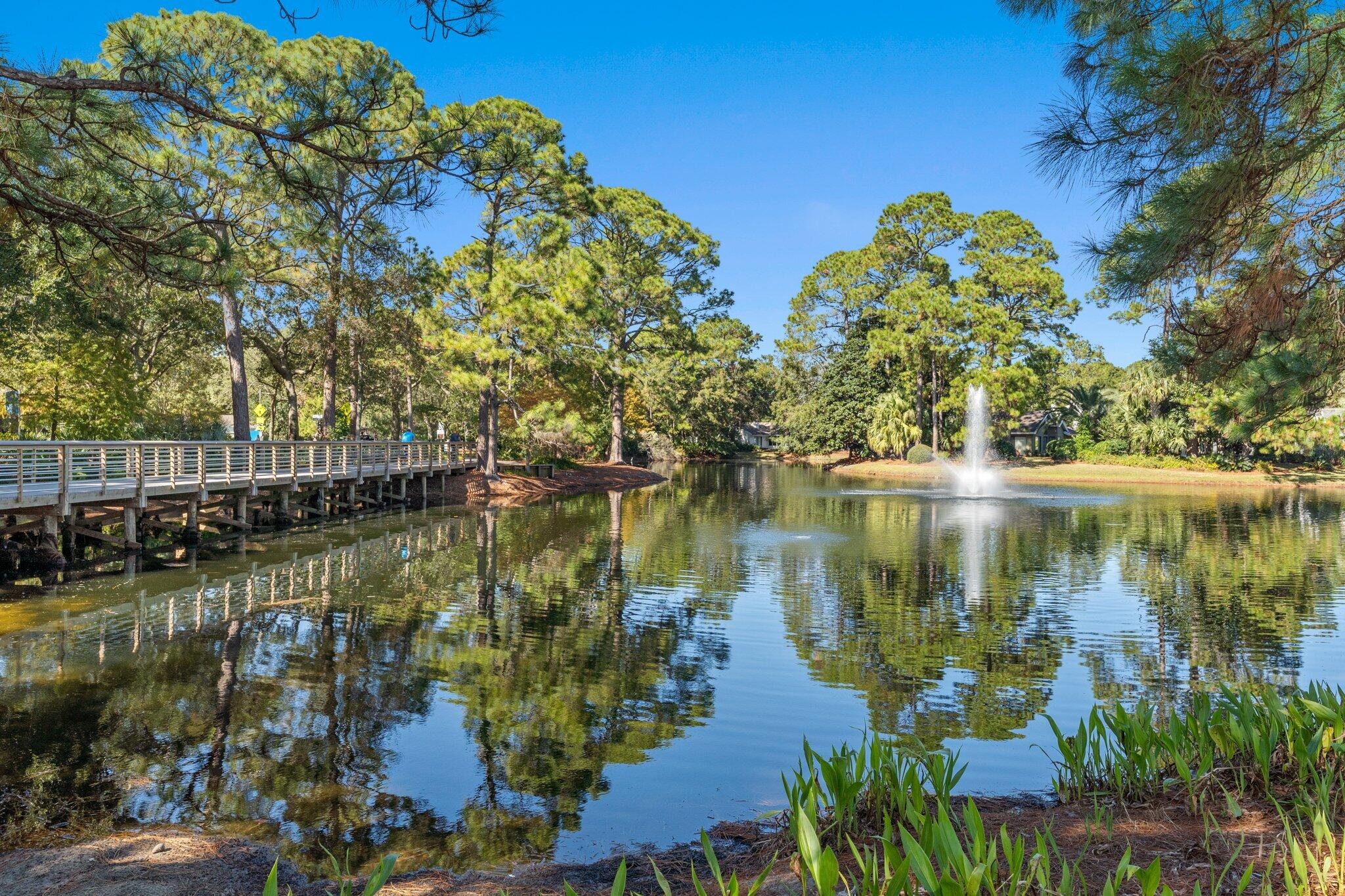 9100 Baytowne Wharf Boulevard, 470/472