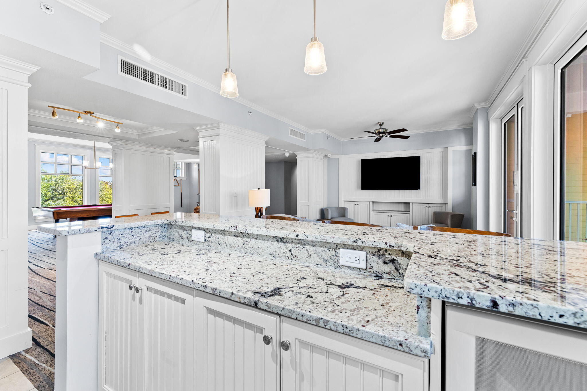 9100 Baytowne Wharf Boulevard, 470/472