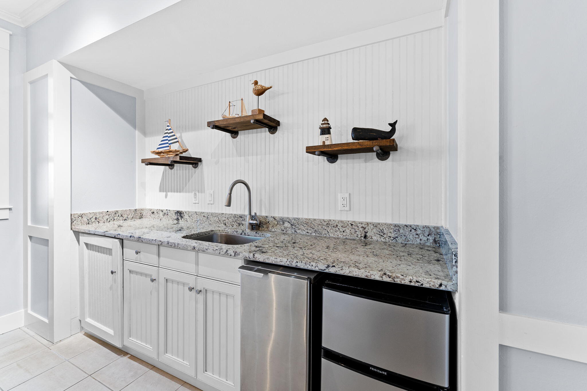 9100 Baytowne Wharf Boulevard, 470/472