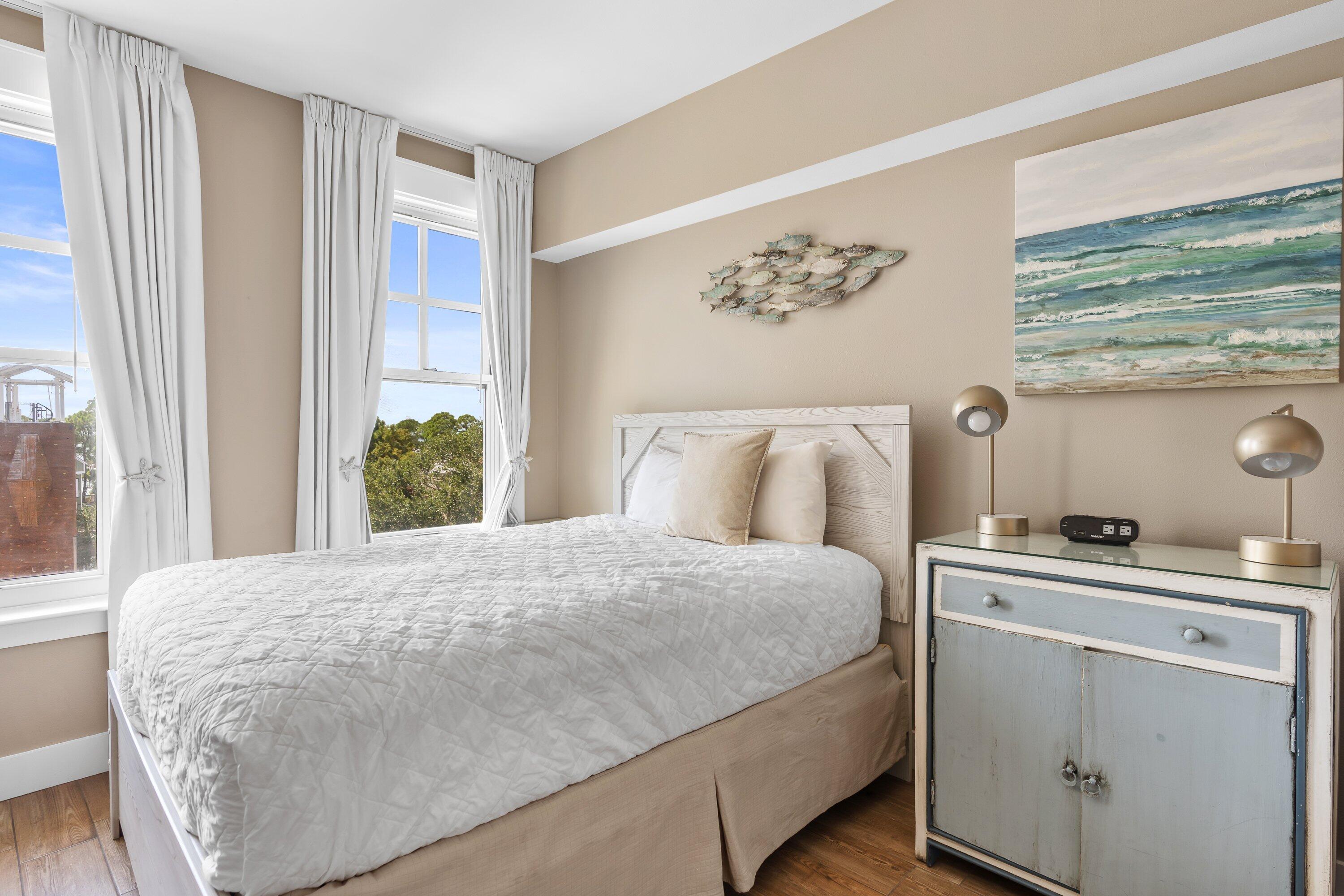 9100 Baytowne Wharf Boulevard, 470/472