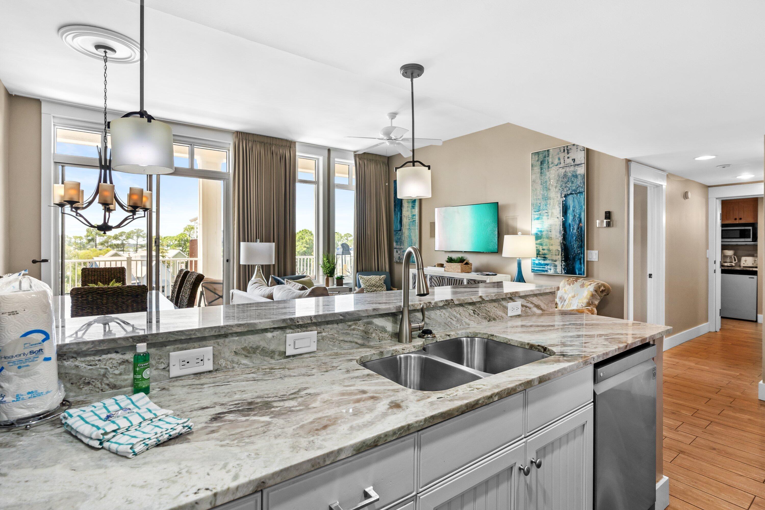 9100 Baytowne Wharf Boulevard, 470/472