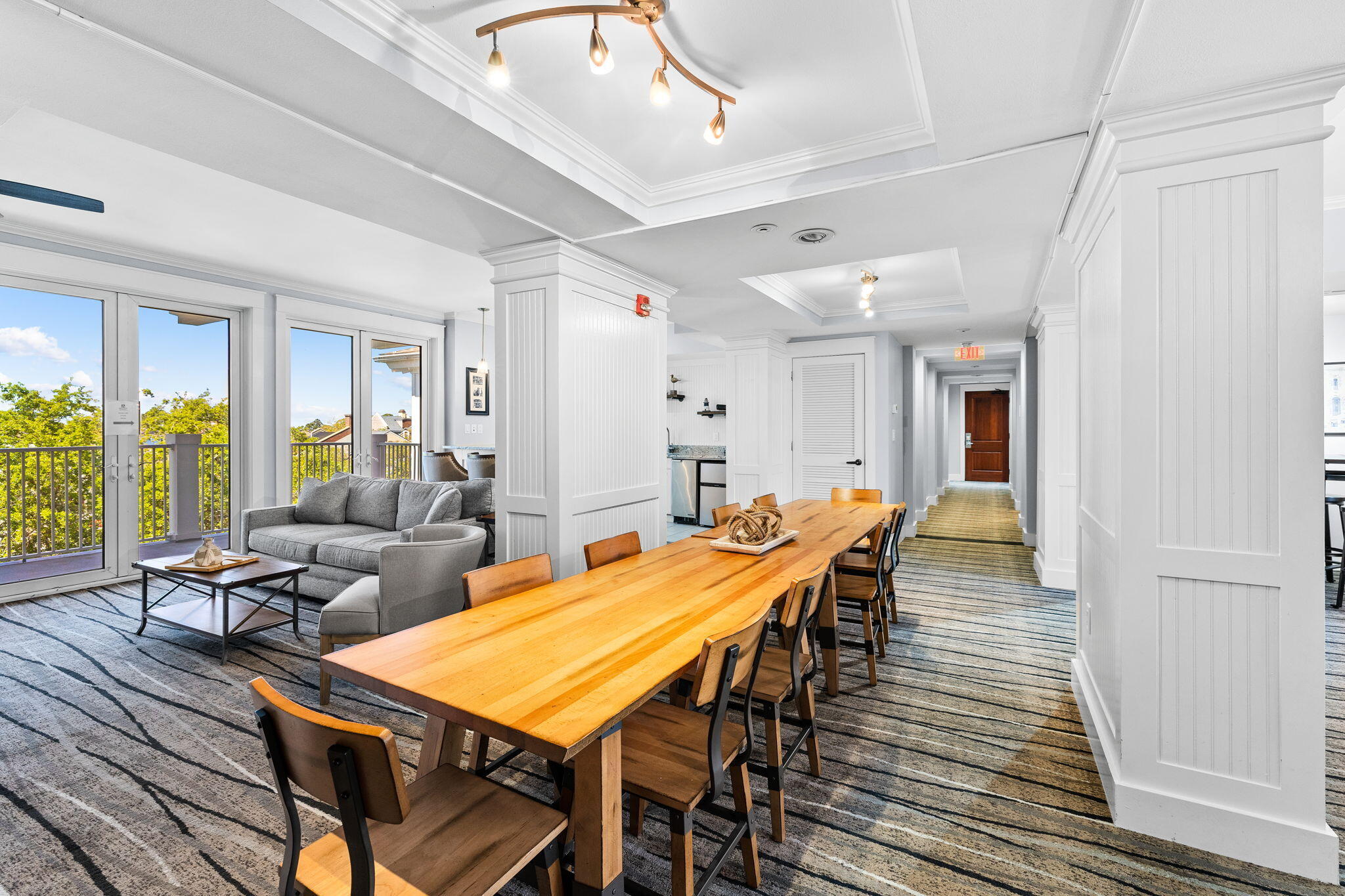 9100 Baytowne Wharf Boulevard, 470/472