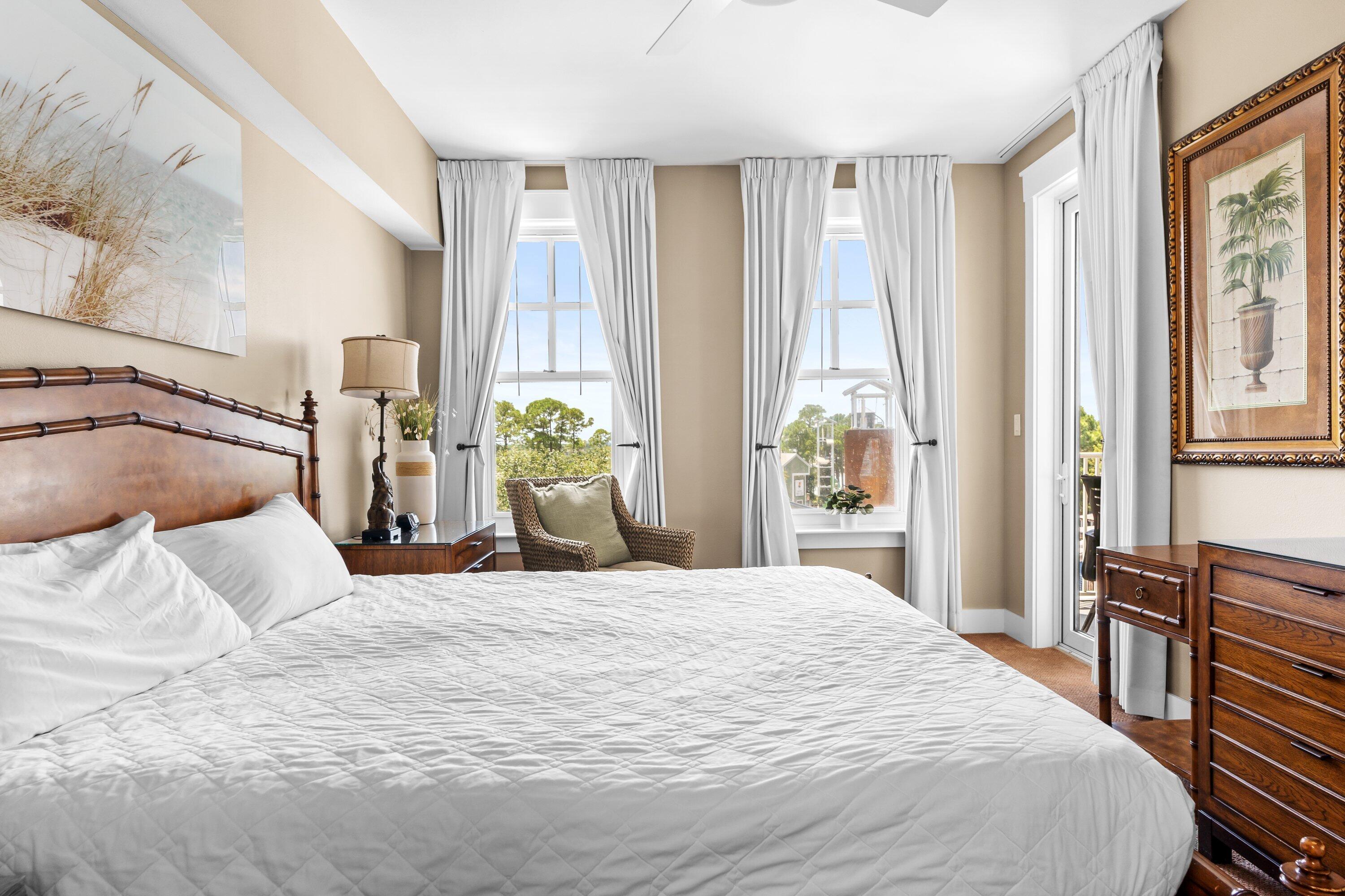 9100 Baytowne Wharf Boulevard, 470/472