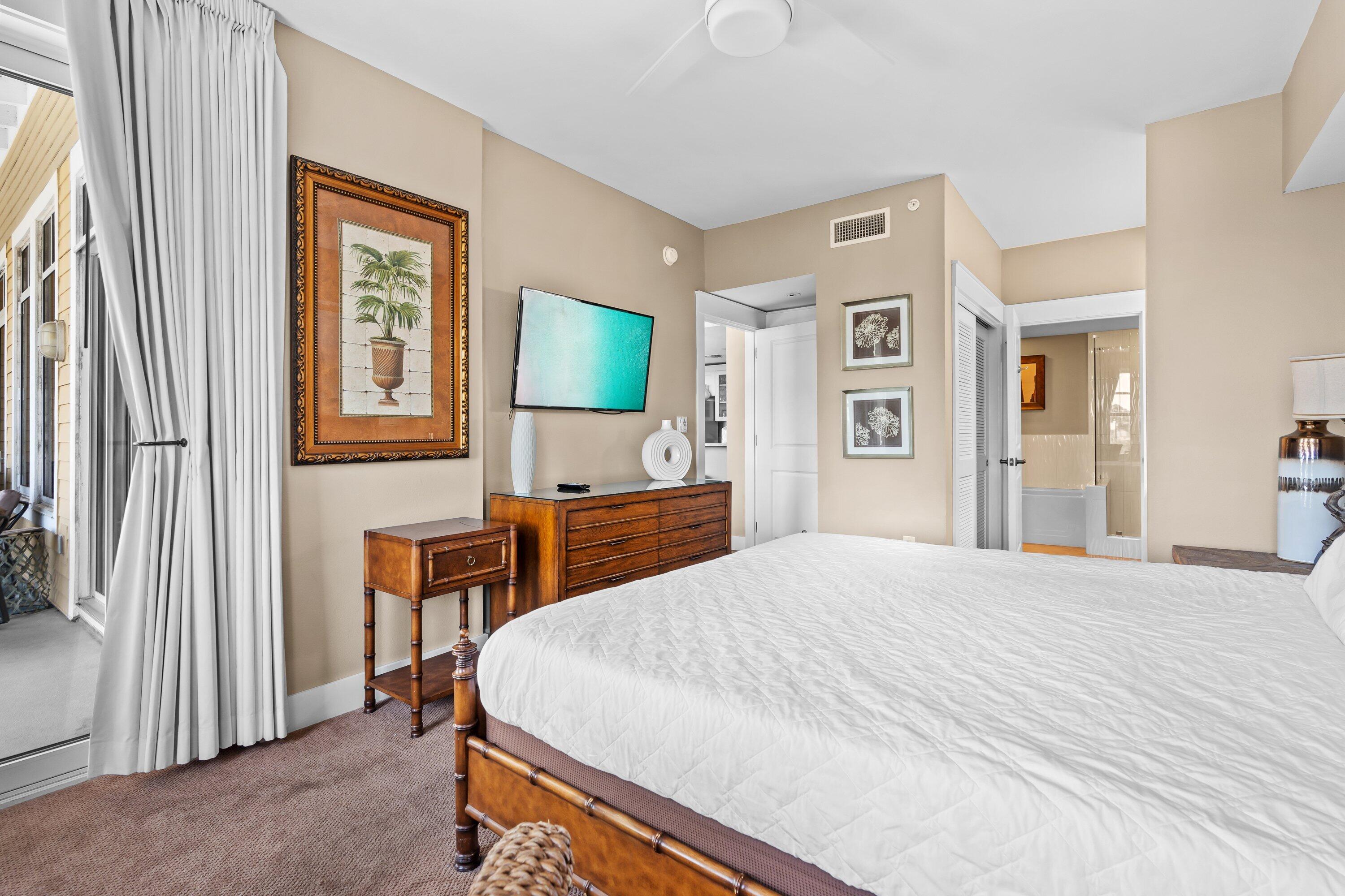 9100 Baytowne Wharf Boulevard, 470/472