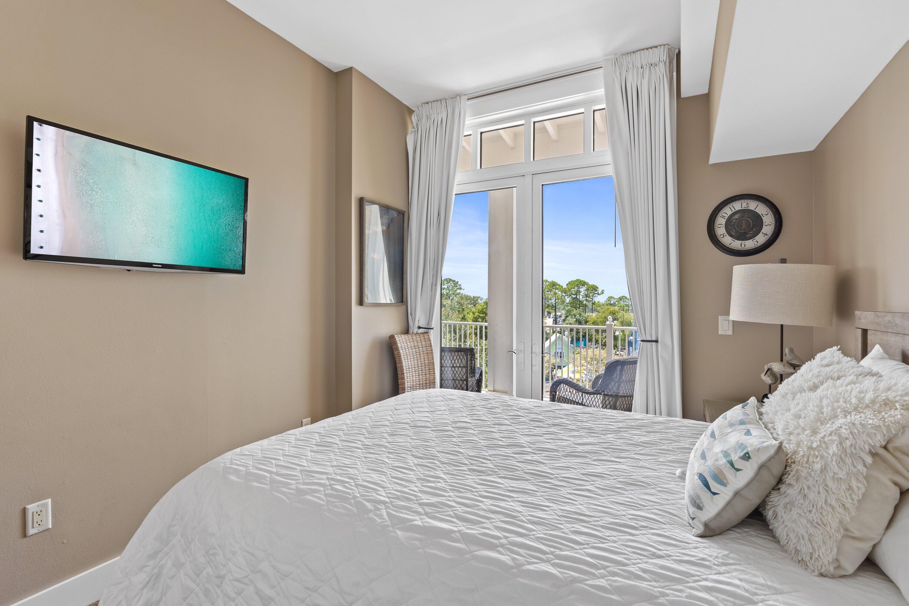 9100 Baytowne Wharf Boulevard, 470/472