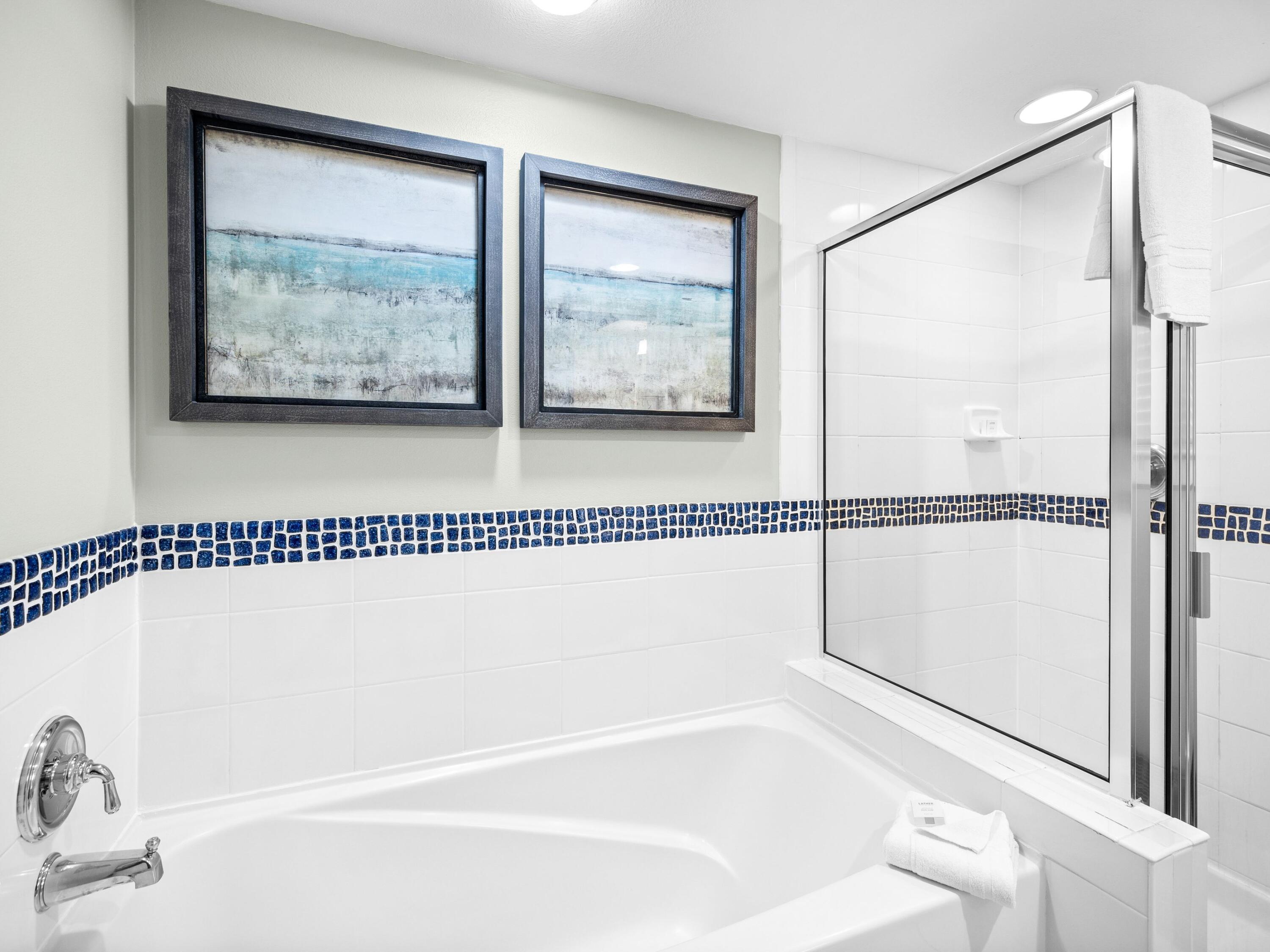 9100 Baytowne Wharf Boulevard, 374/376