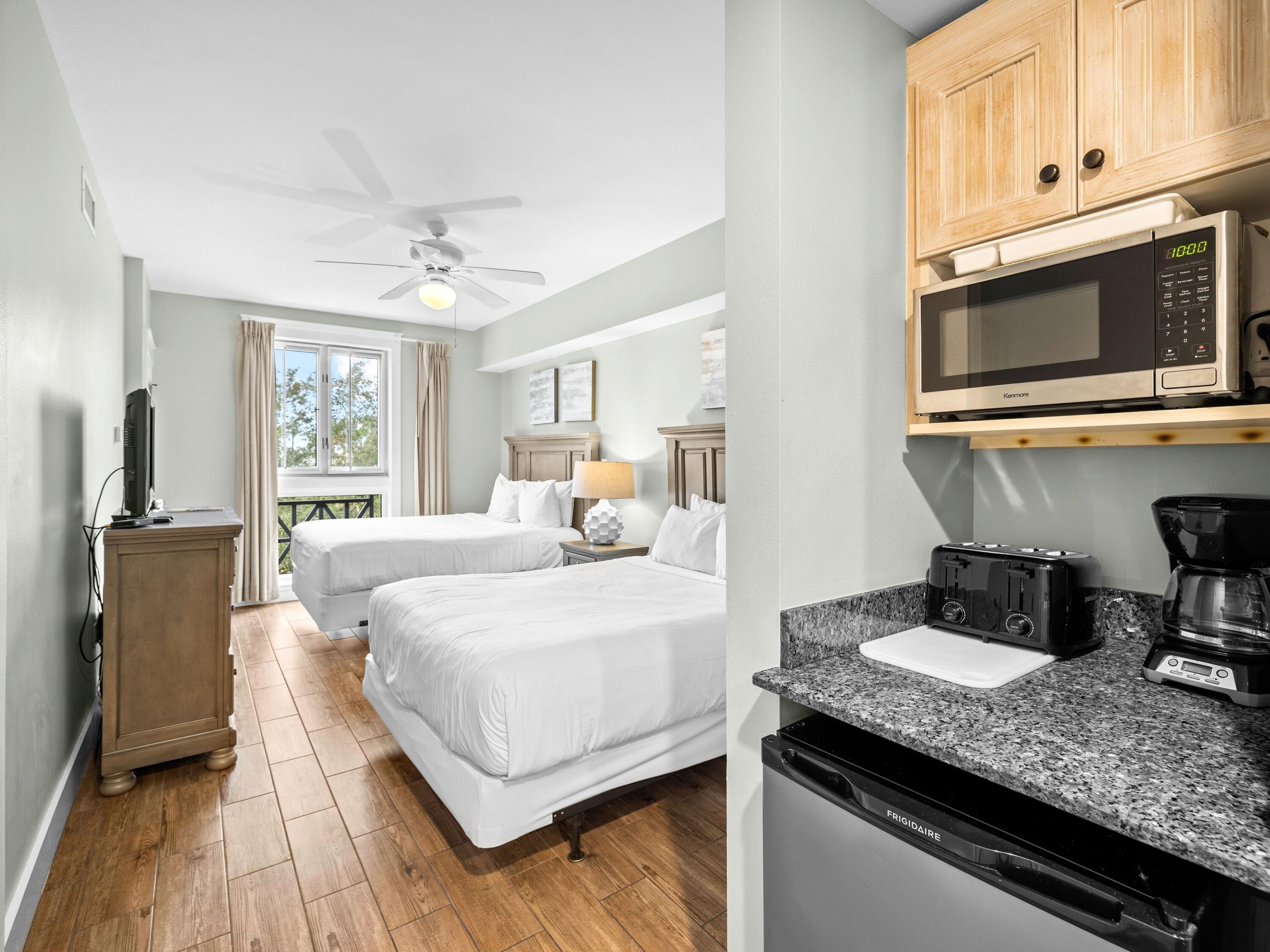 9100 Baytowne Wharf Boulevard, 374/376