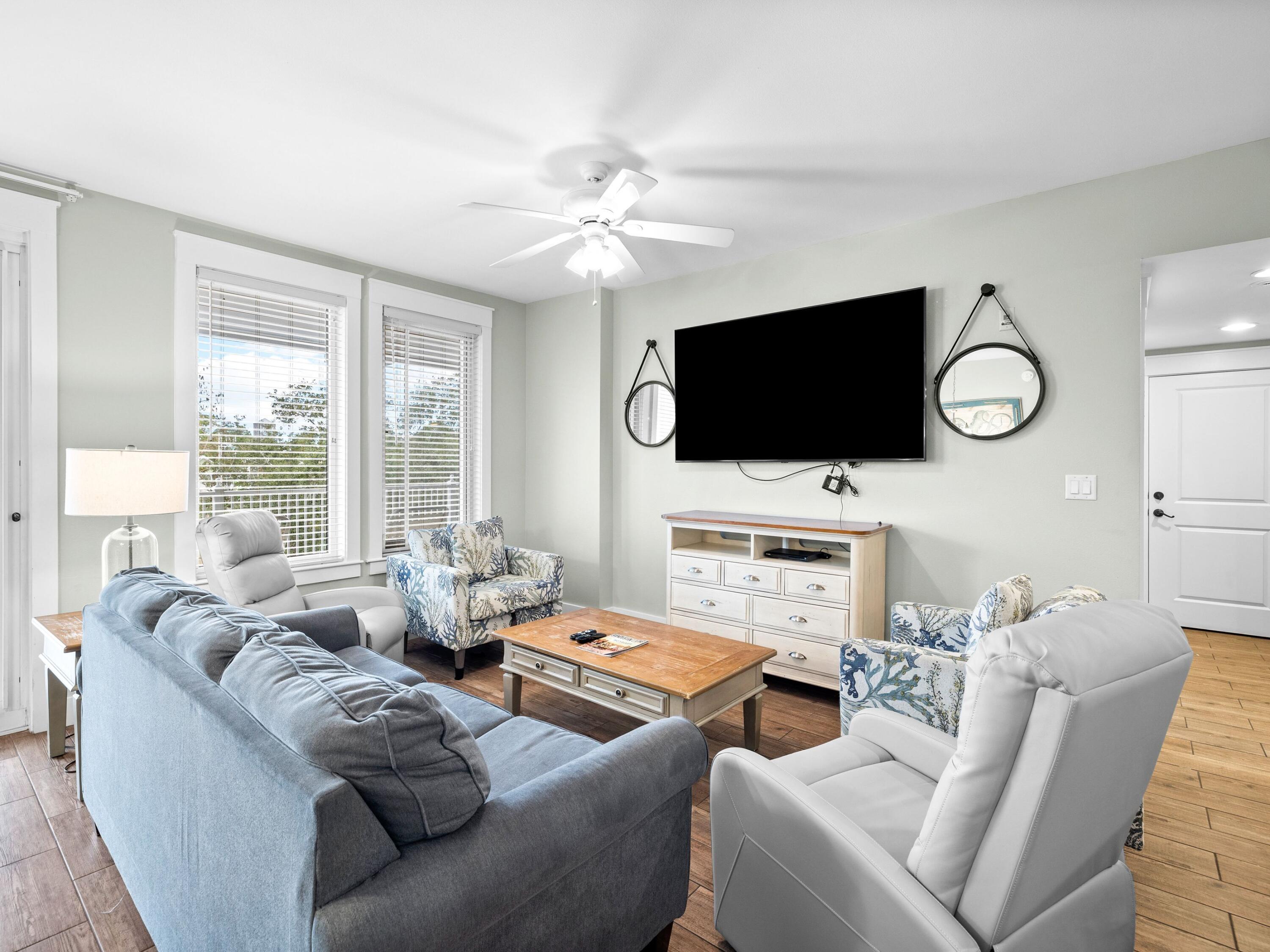 9100 Baytowne Wharf Boulevard, 374/376