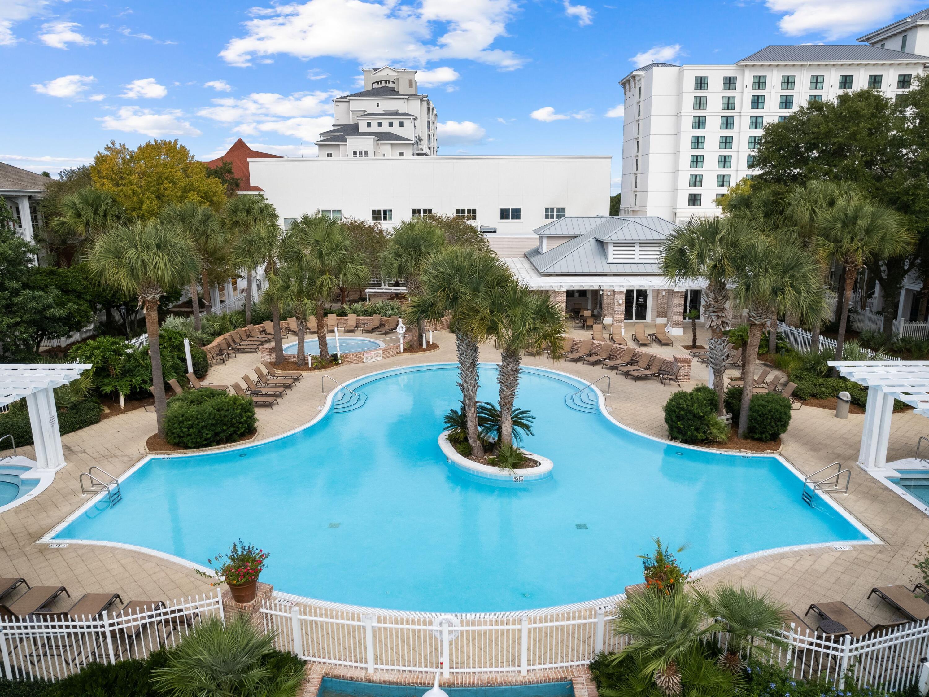 9100 Baytowne Wharf Boulevard, 374/376