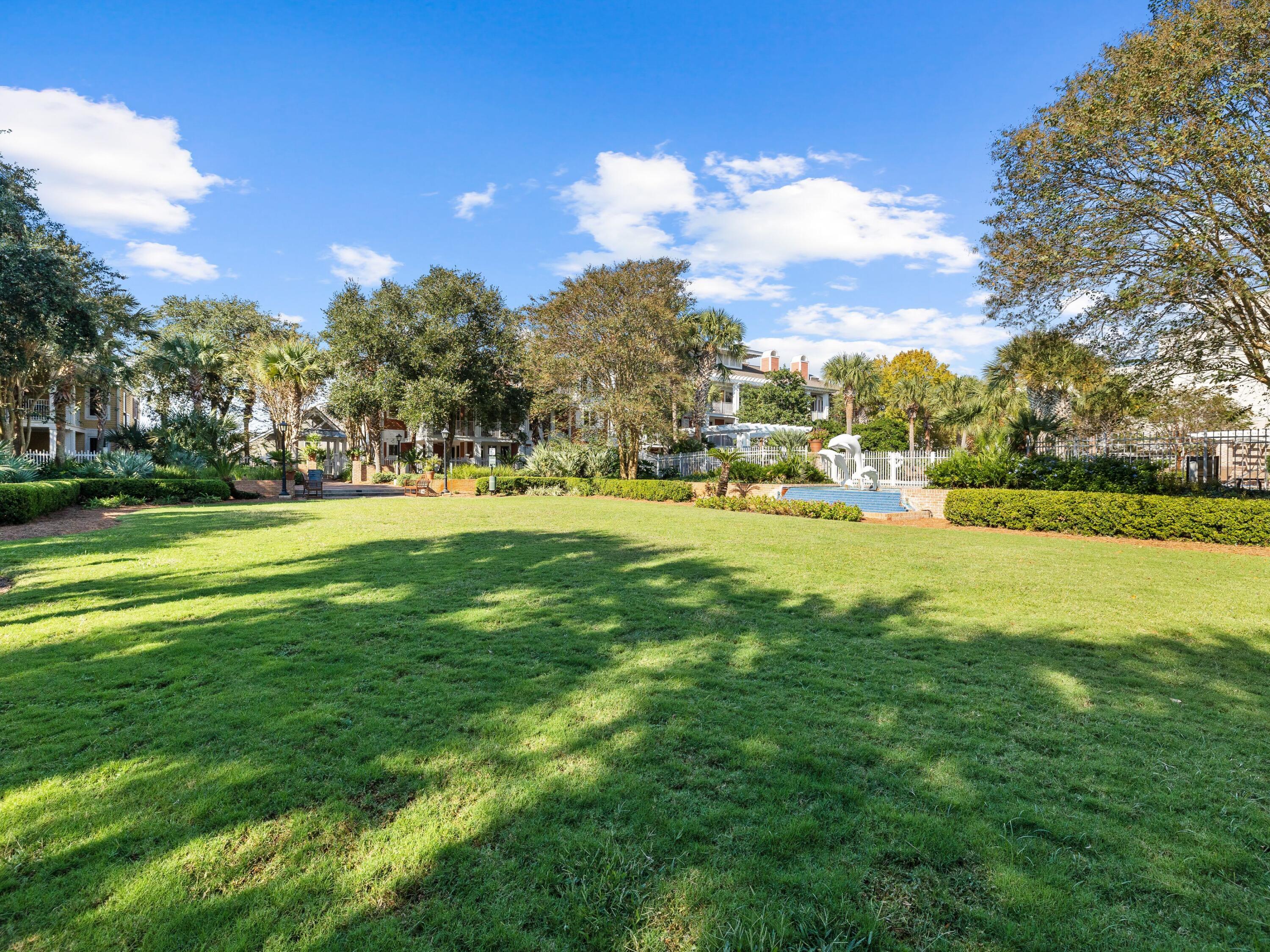 9100 Baytowne Wharf Boulevard, 374/376