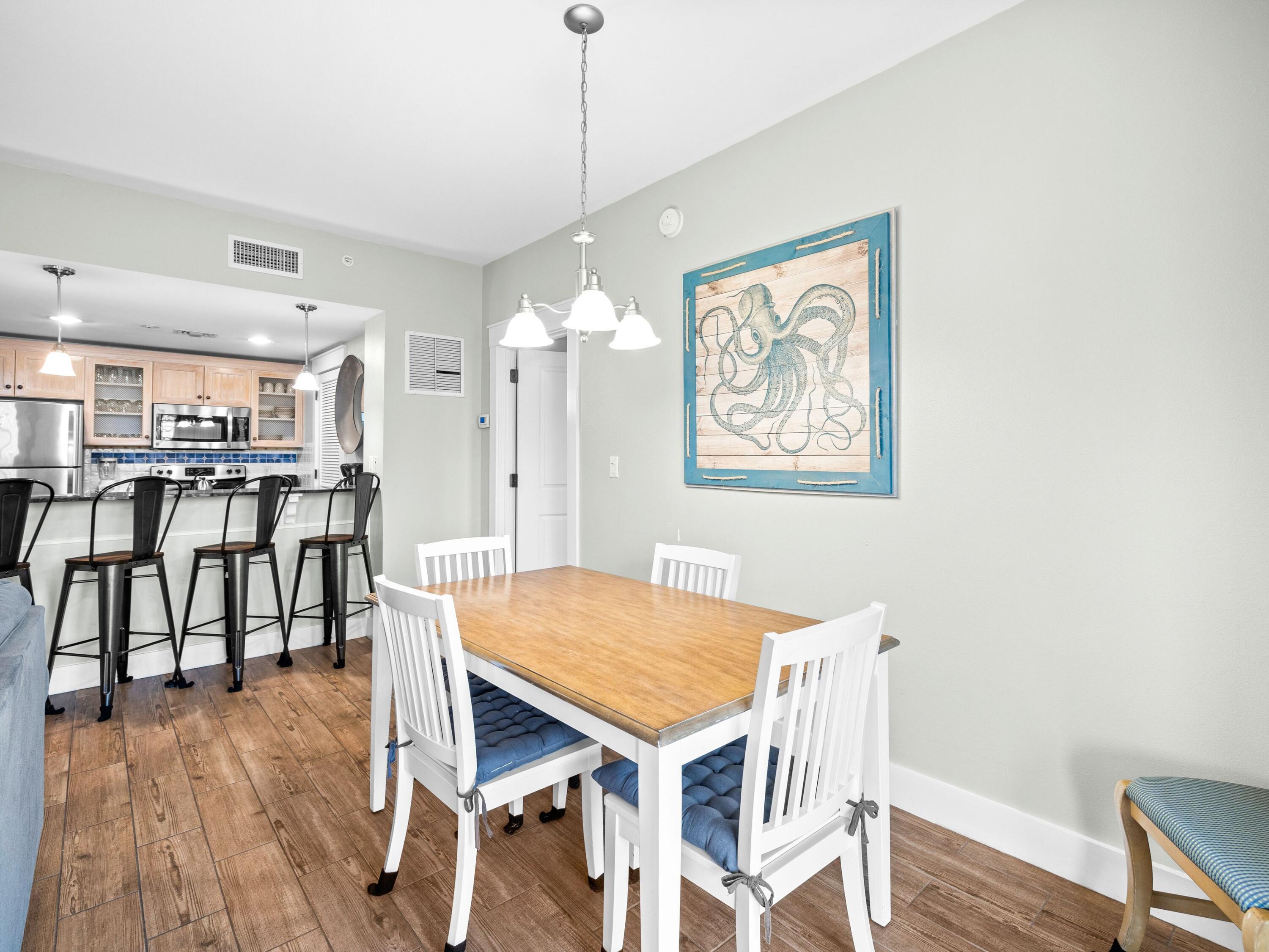 9100 Baytowne Wharf Boulevard, 374/376